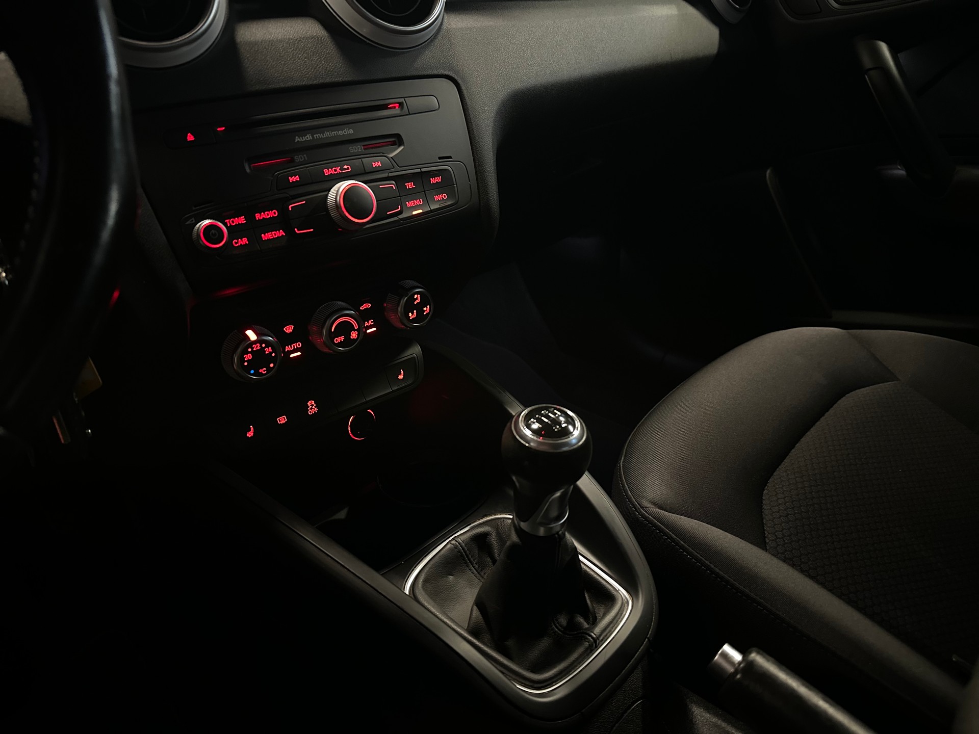 AUDI A1 Sportback 1.2 TFSI S-Line / ** Frisch ab MFK & Service / 12 MT Garantie **-image-16