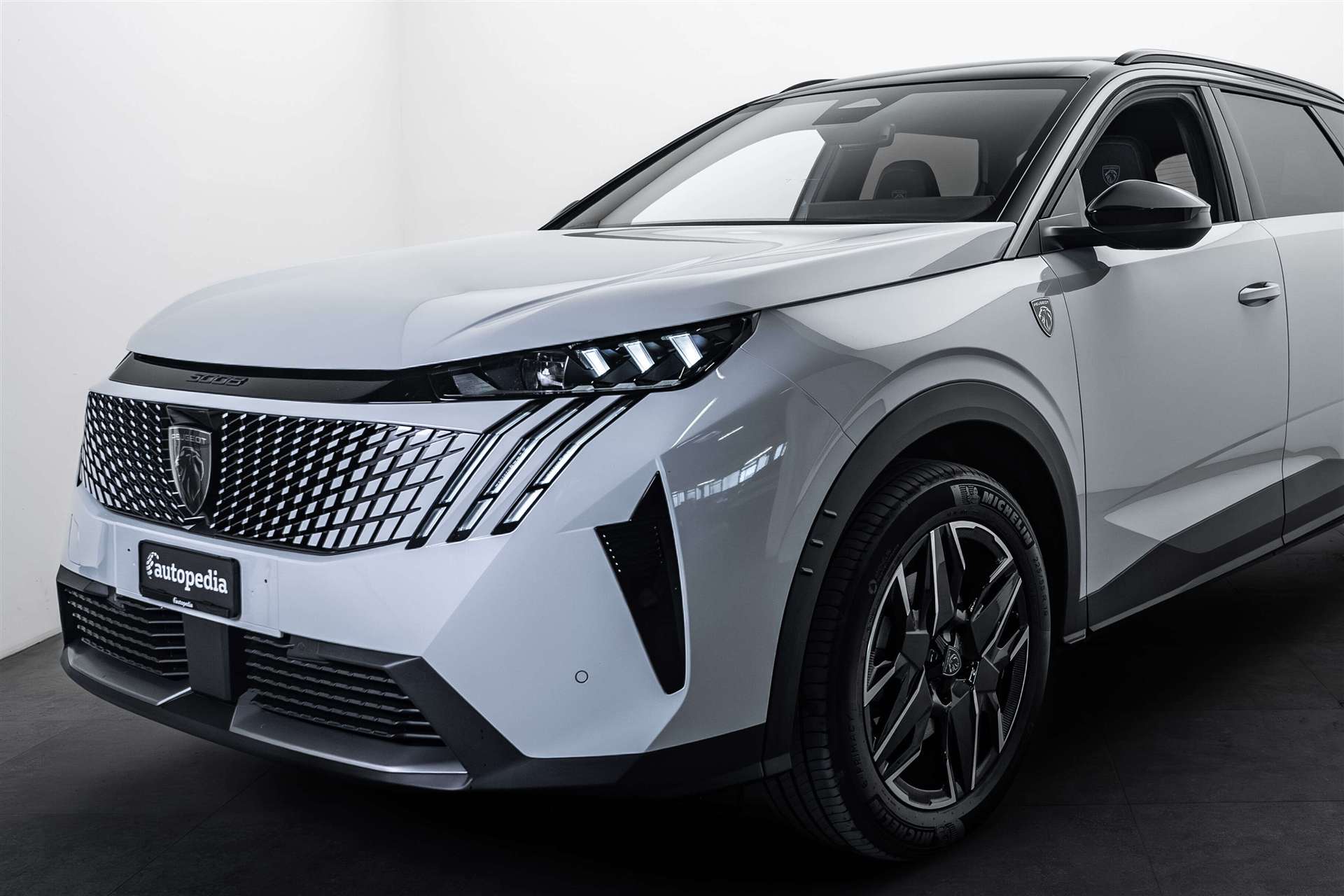 PEUGEOT 5008 145 Hybrid GT 7-Plätzer e-DCS-Automat-image-1