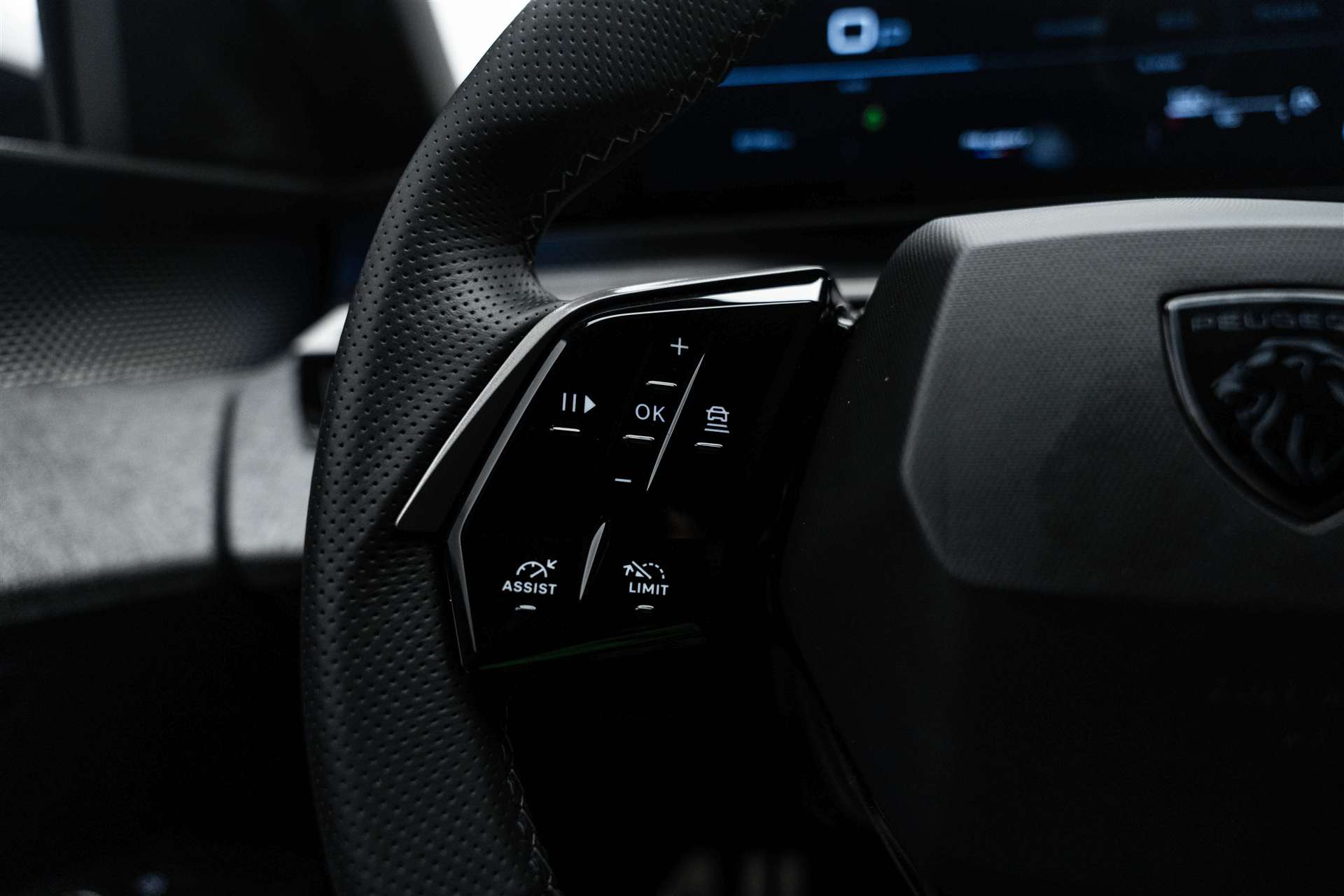 PEUGEOT 5008 145 Hybrid GT 7-Plätzer e-DCS-Automat-image-15