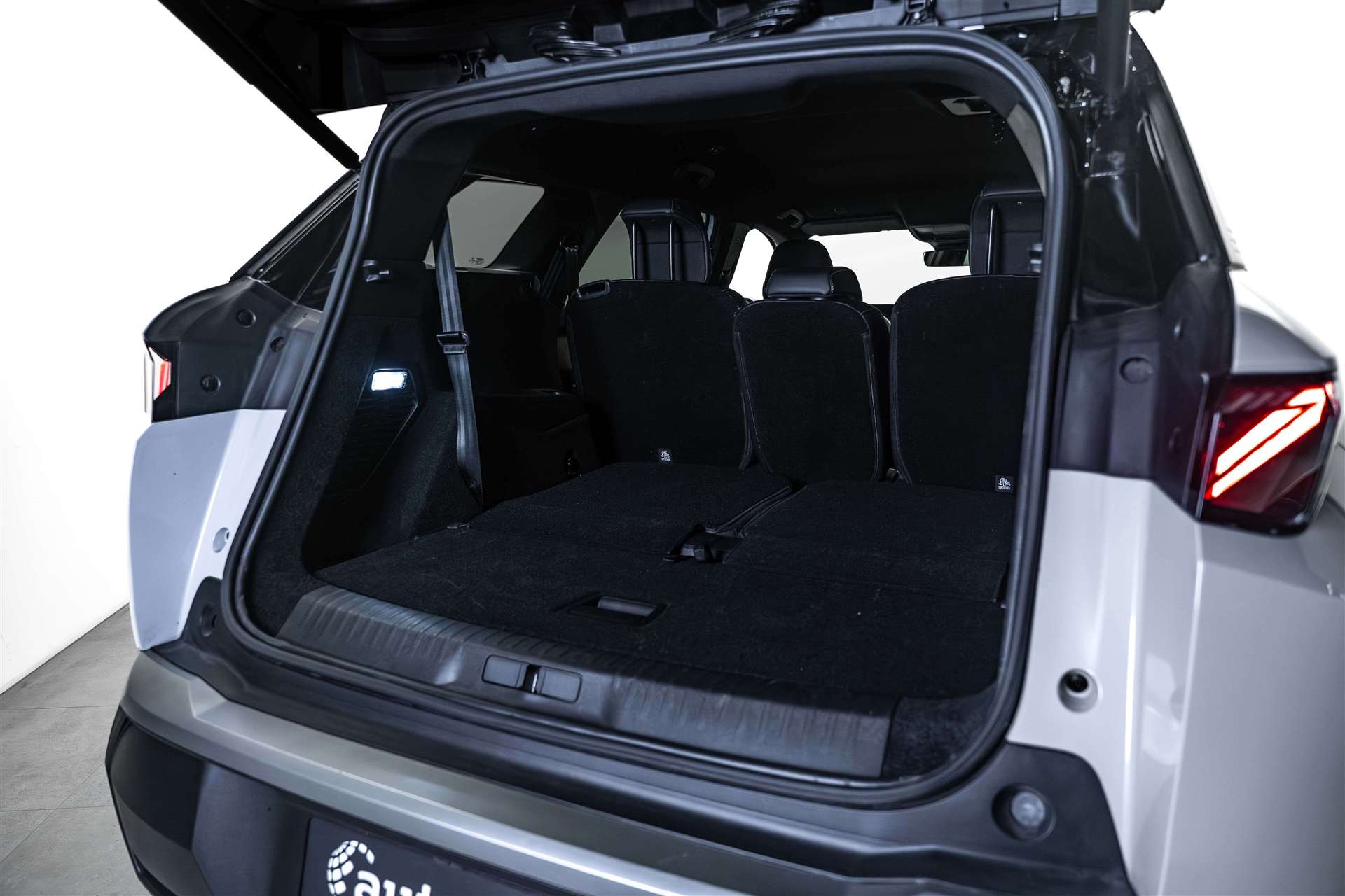 PEUGEOT 5008 145 Hybrid GT 7-Plätzer e-DCS-Automat-image-4