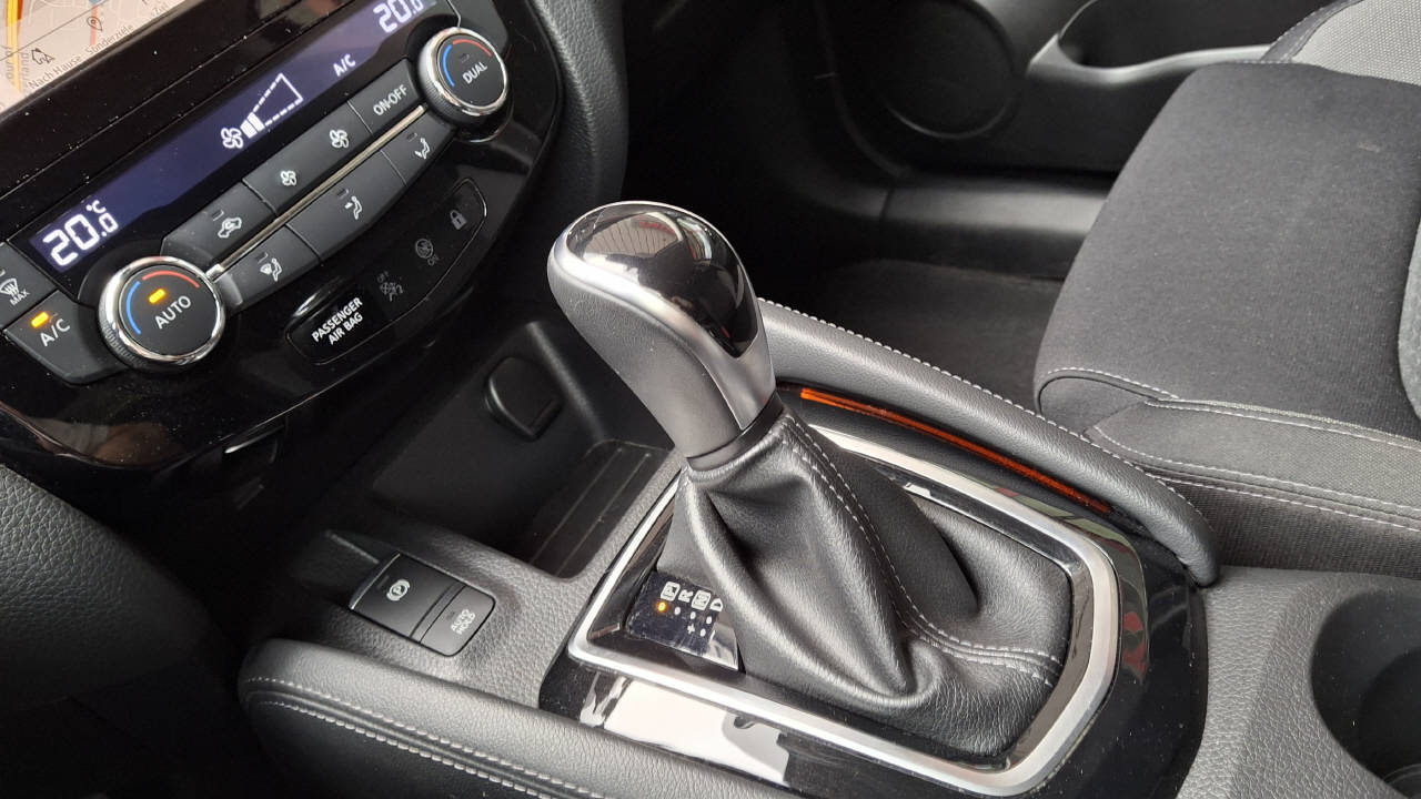 NISSAN Qashqai 1.3 DIG-T 160 Acenta-image-13