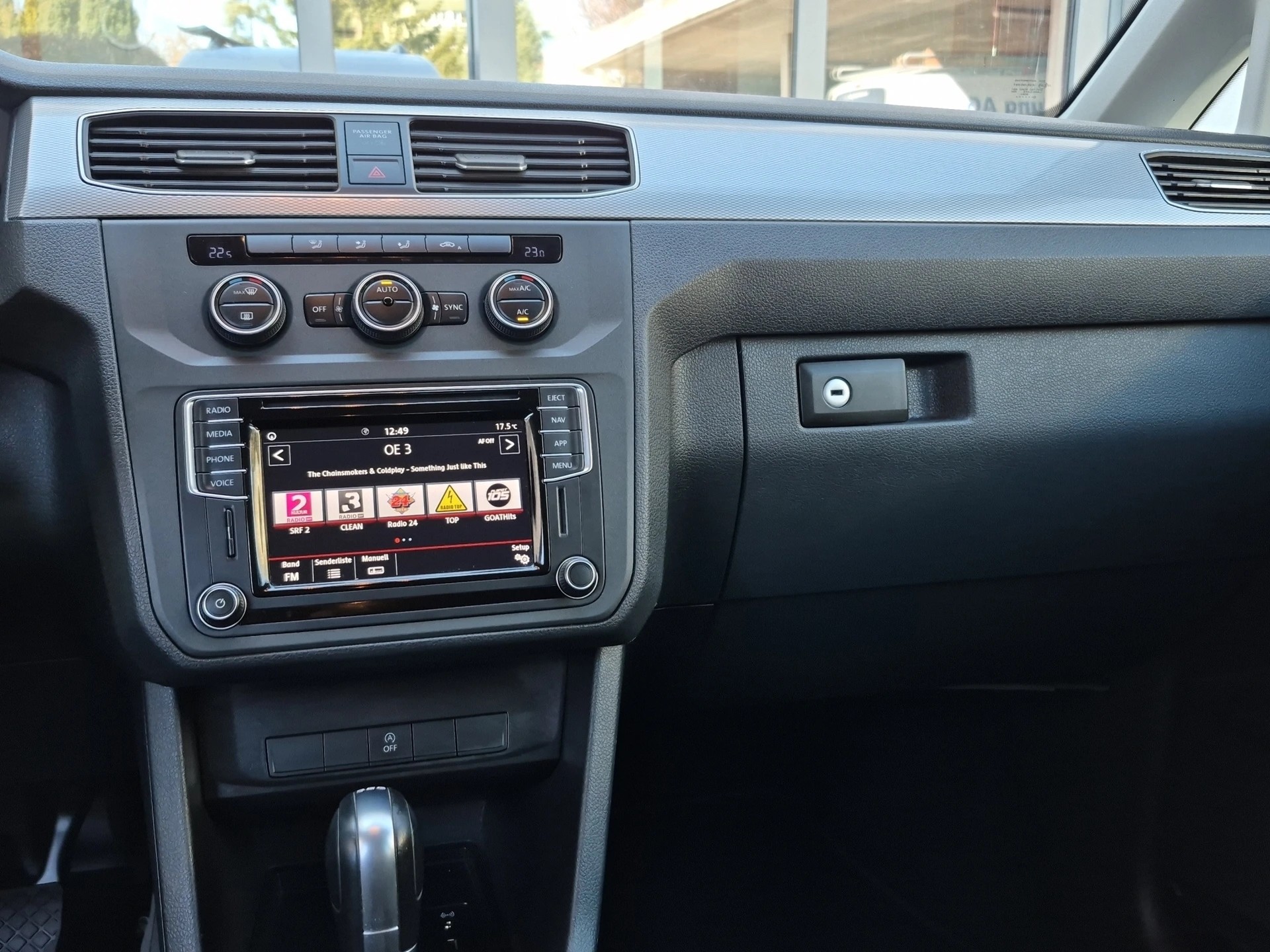 VW Caddy 2.0 TDI Liberty DSG-image-8