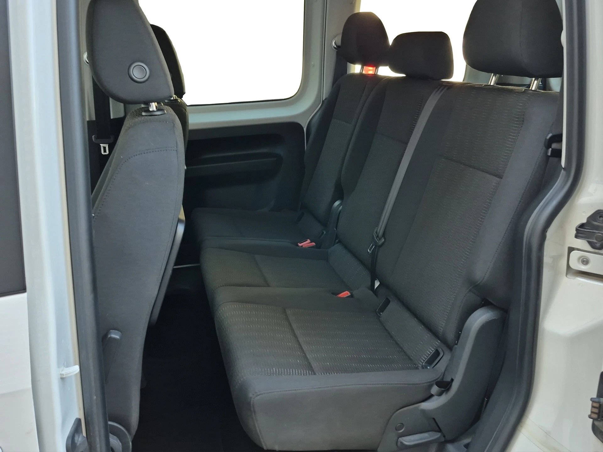 VW Caddy 2.0 TDI Liberty DSG-image-6
