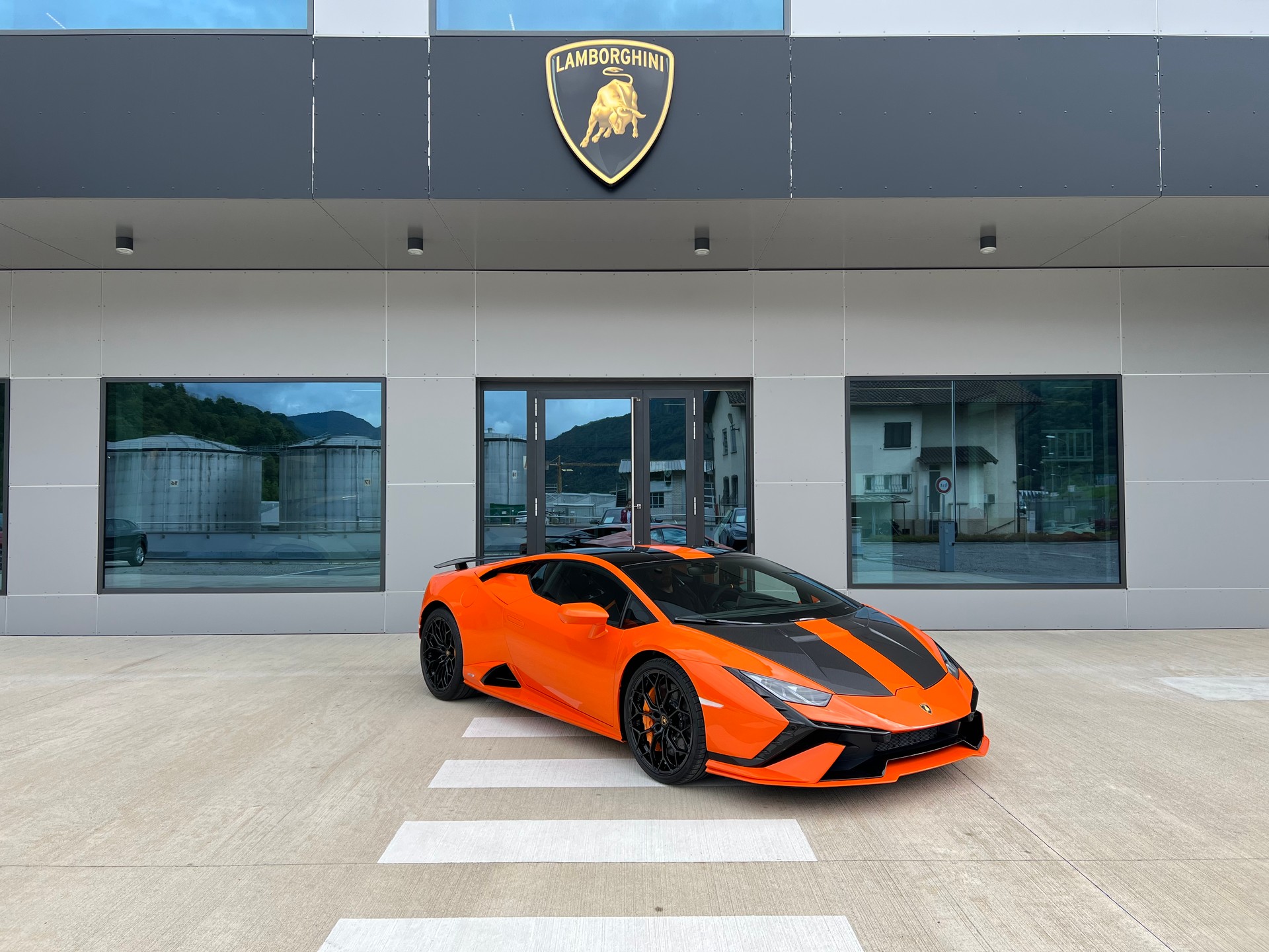 LAMBORGHINI Huracan Tecnica MY24 Selezione Certified Pre-Owned Certifications: 150-point check list Lamborghini Lugano-image-0