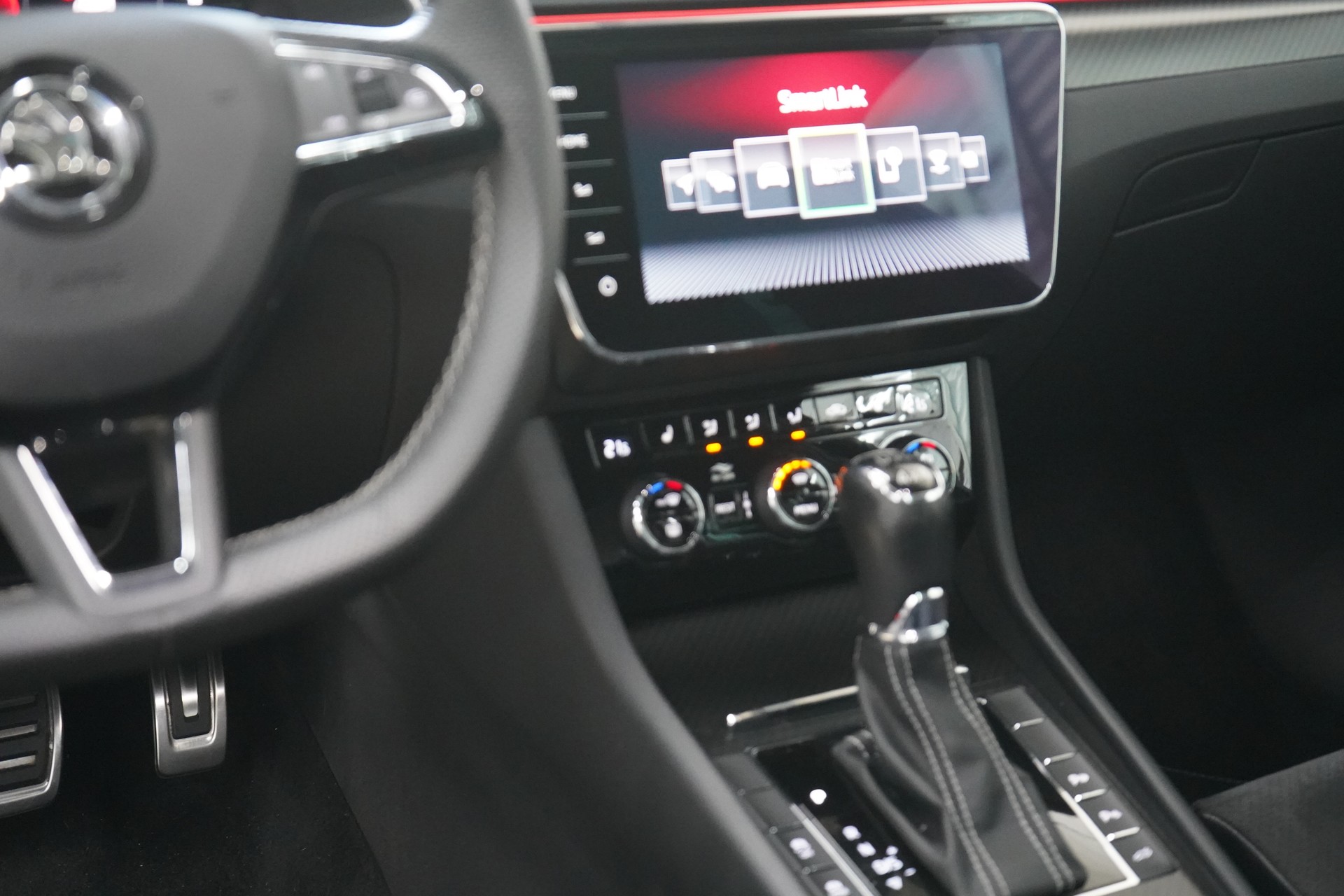 SKODA Superb Combi 2.0 TSI SportLine Plus 4x4 DSG-image-15