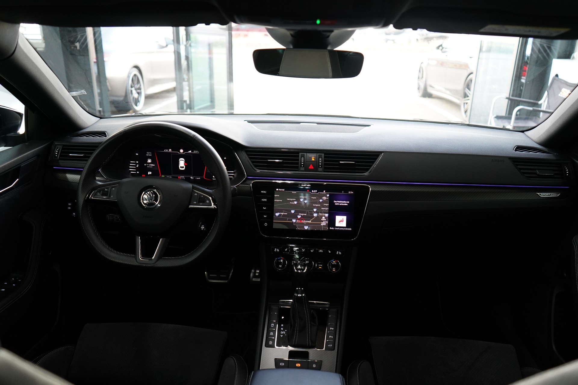SKODA Superb Combi 2.0 TSI SportLine Plus 4x4 DSG-image-25