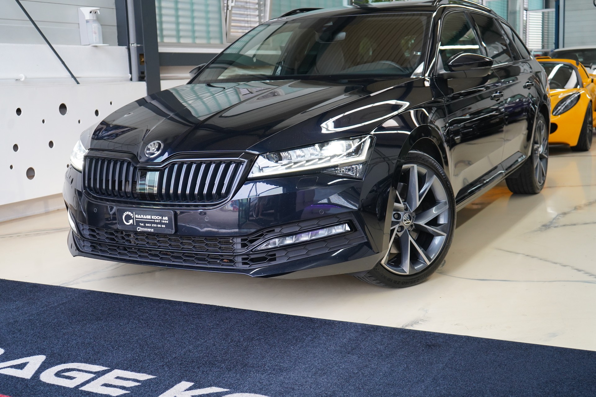 SKODA Superb Combi 2.0 TSI SportLine Plus 4x4 DSG-image-0