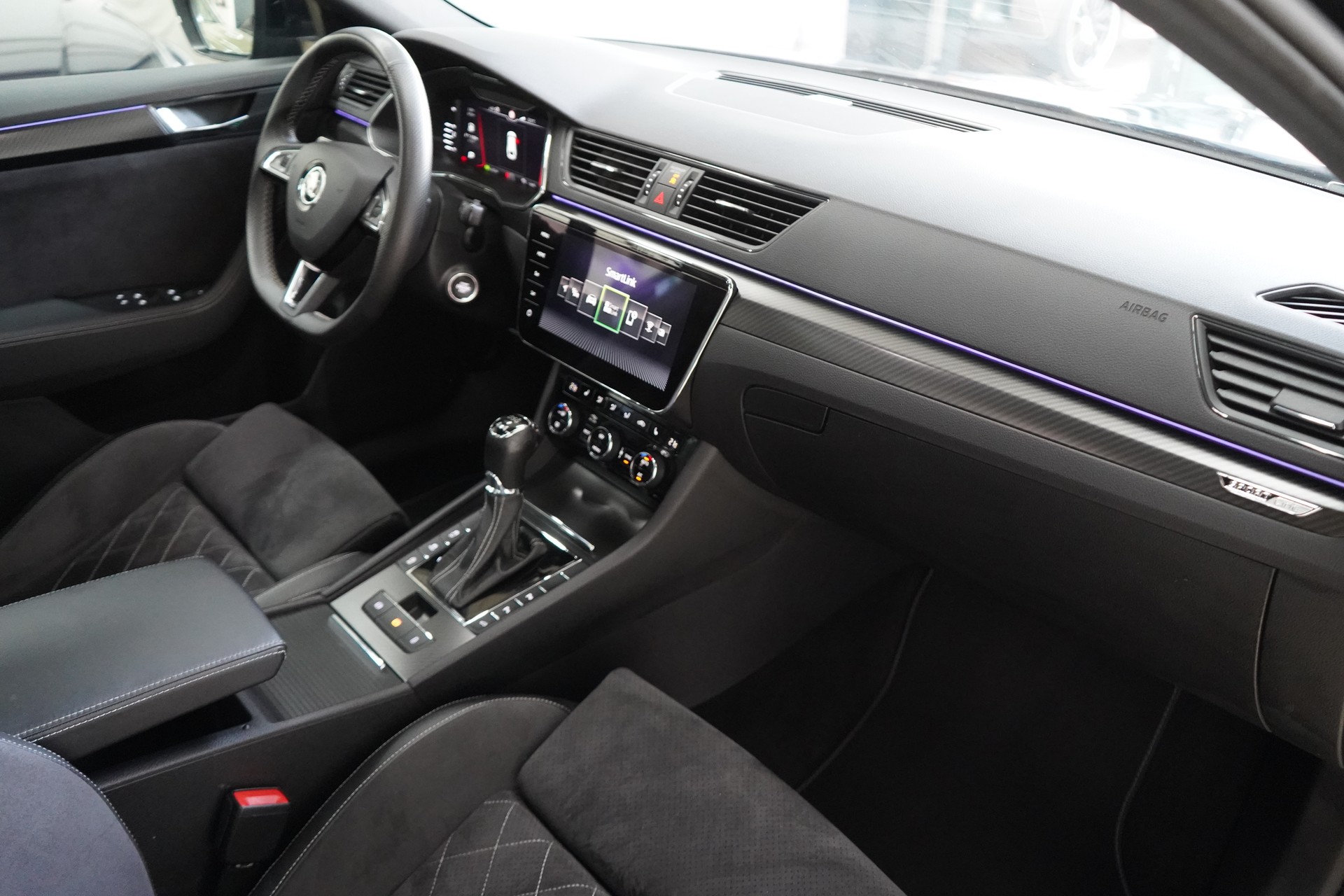 SKODA Superb Combi 2.0 TSI SportLine Plus 4x4 DSG-image-24