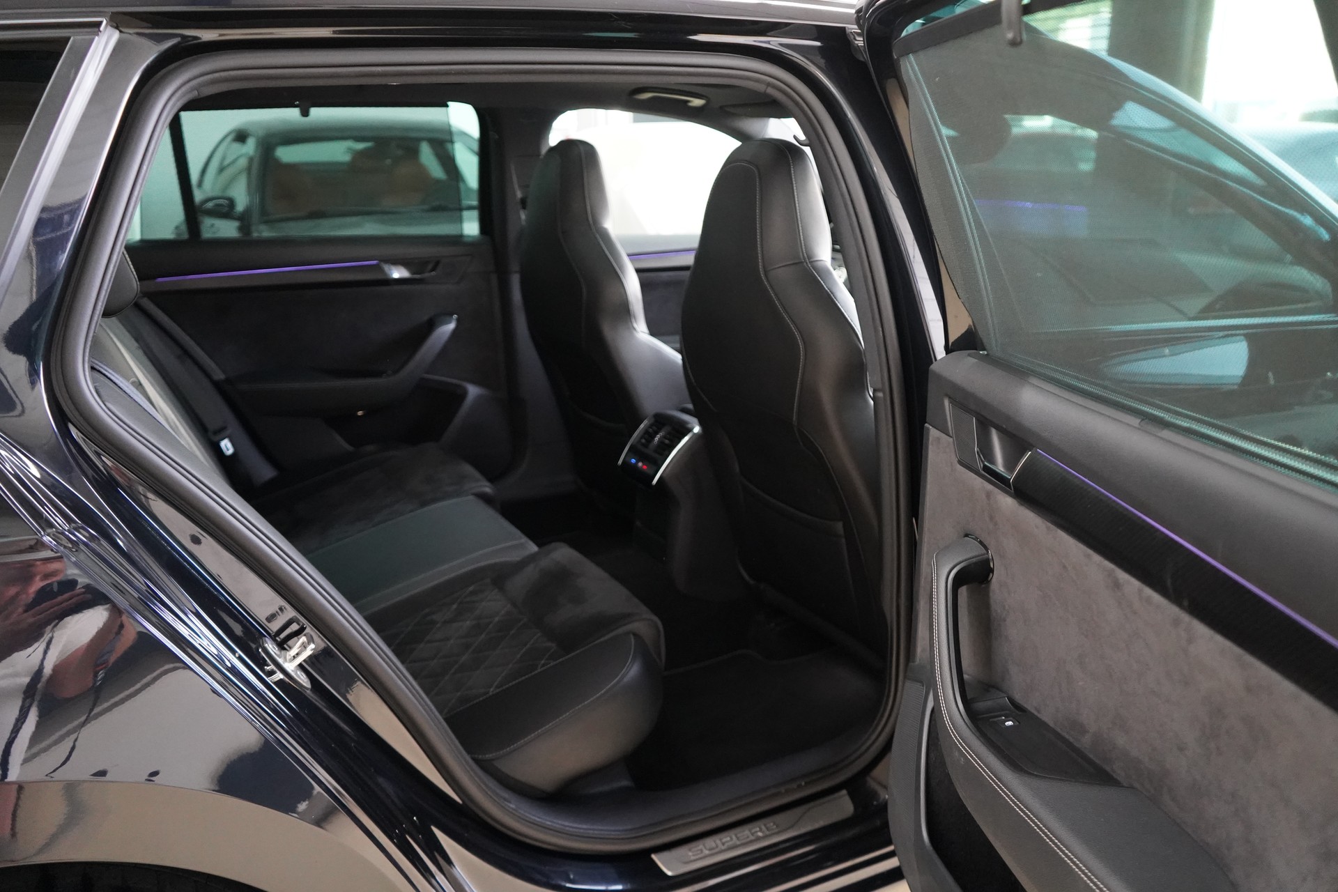 SKODA Superb Combi 2.0 TSI SportLine Plus 4x4 DSG-image-27
