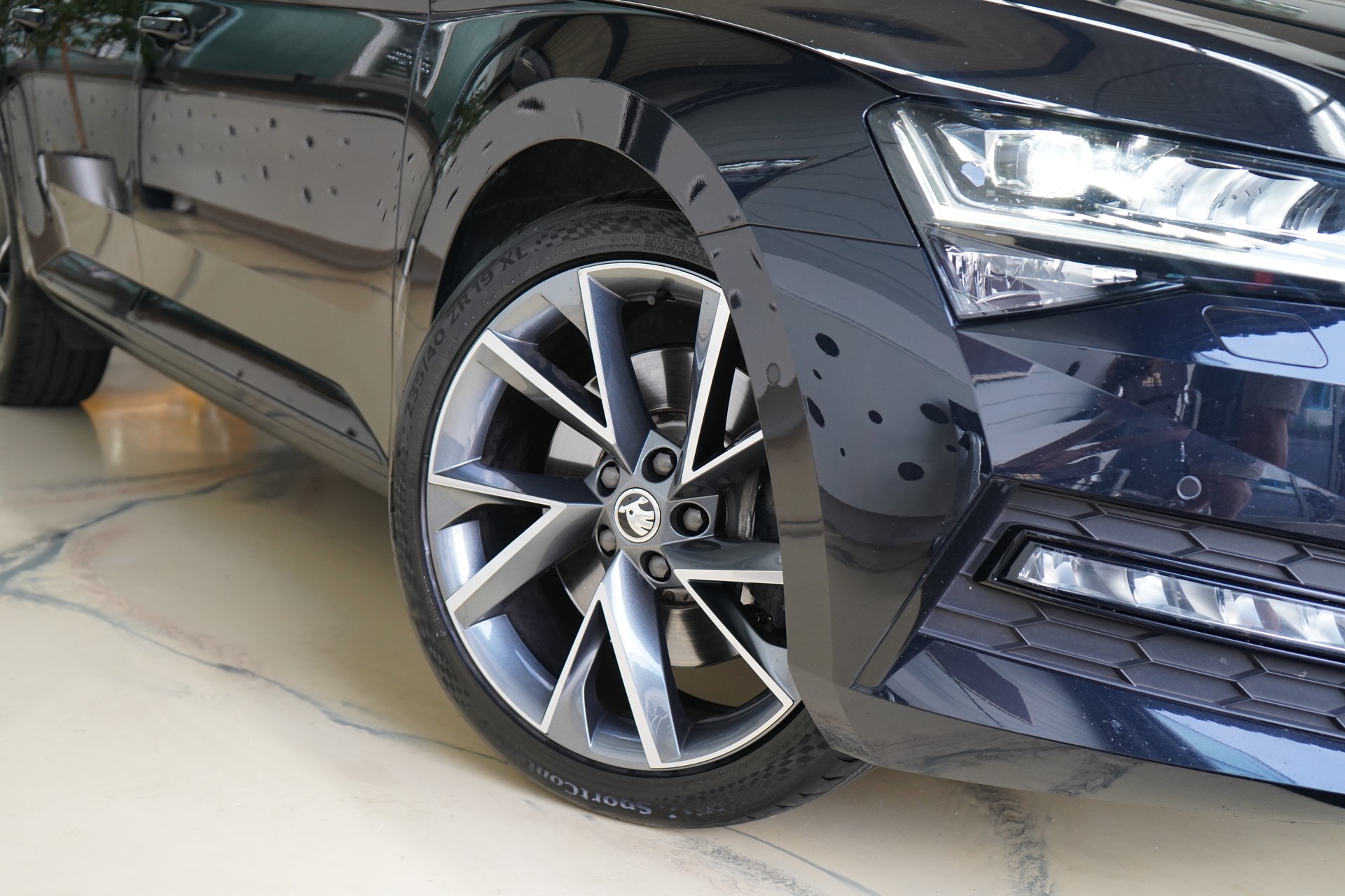 SKODA Superb Combi 2.0 TSI SportLine Plus 4x4 DSG-image-12