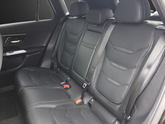MERCEDES-BENZ GLC AMG 63 S e Perf. Exe.-image-10