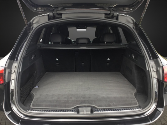 MERCEDES-BENZ GLC AMG 63 S e Perf. Exe.-image-11