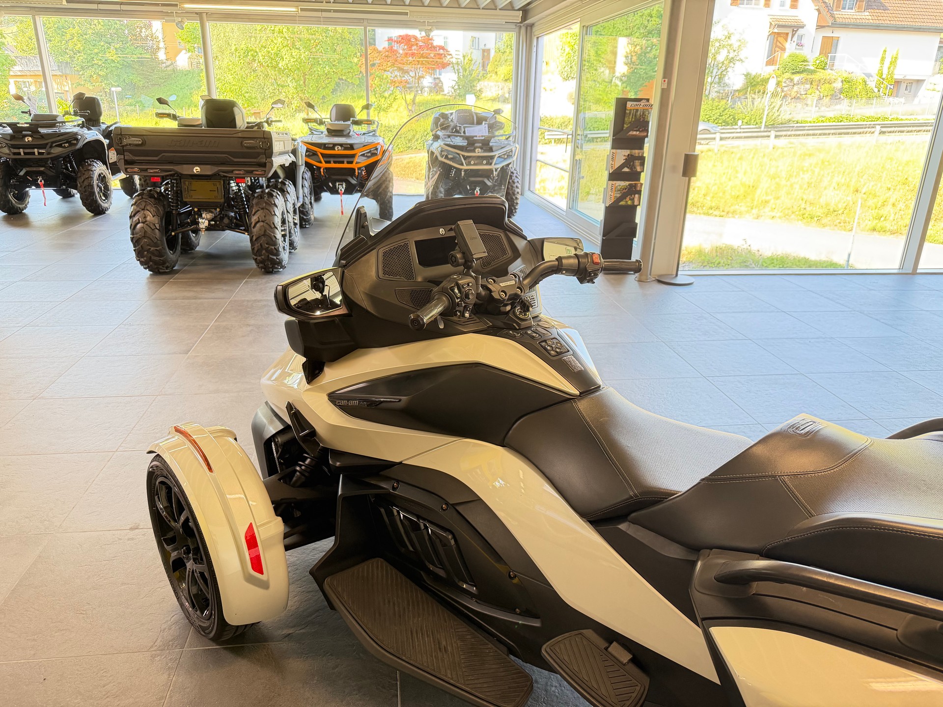 CAN-AM Spyder RT-STD SE6-image-15
