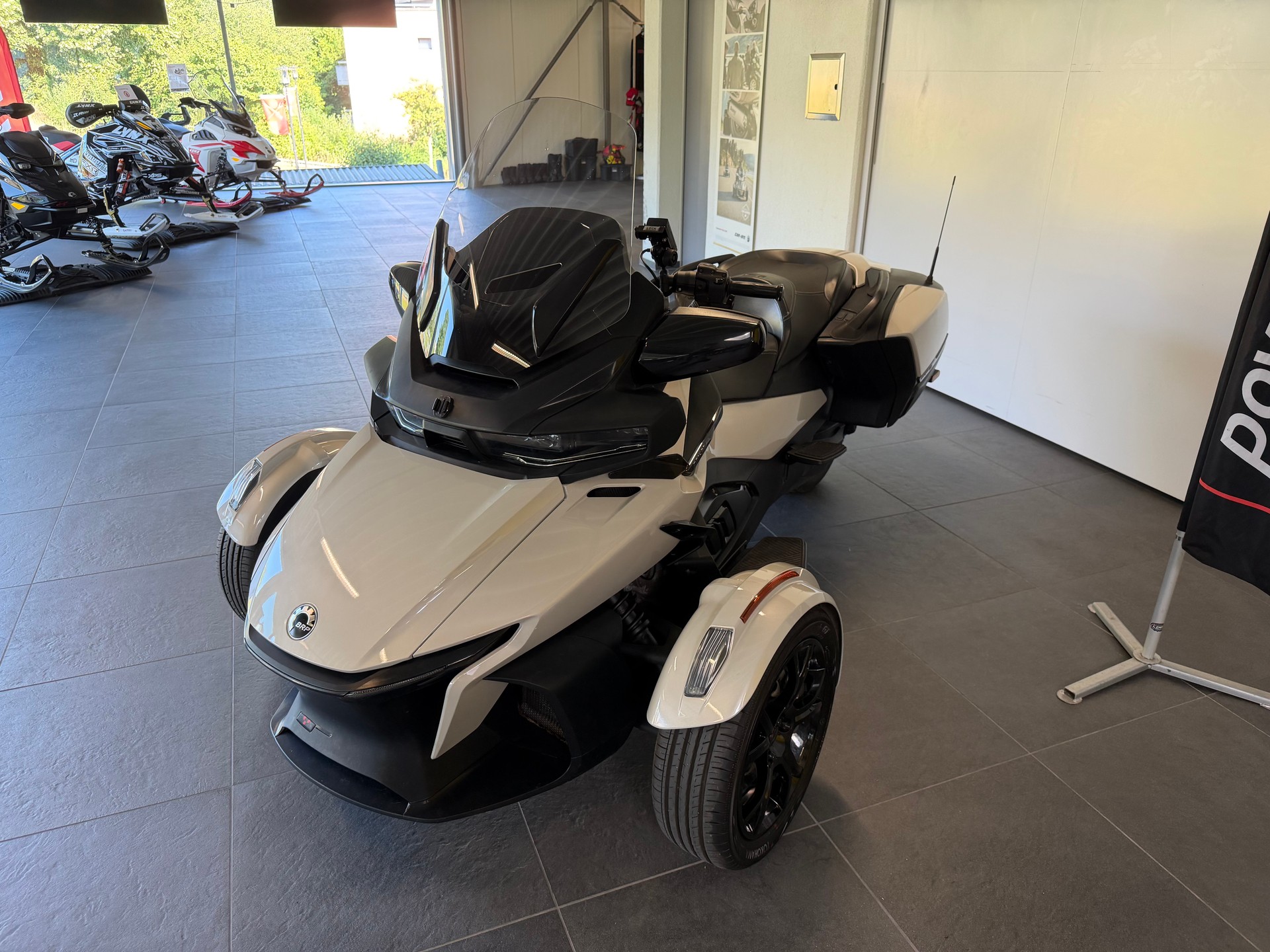 CAN-AM Spyder RT-STD SE6-image-9