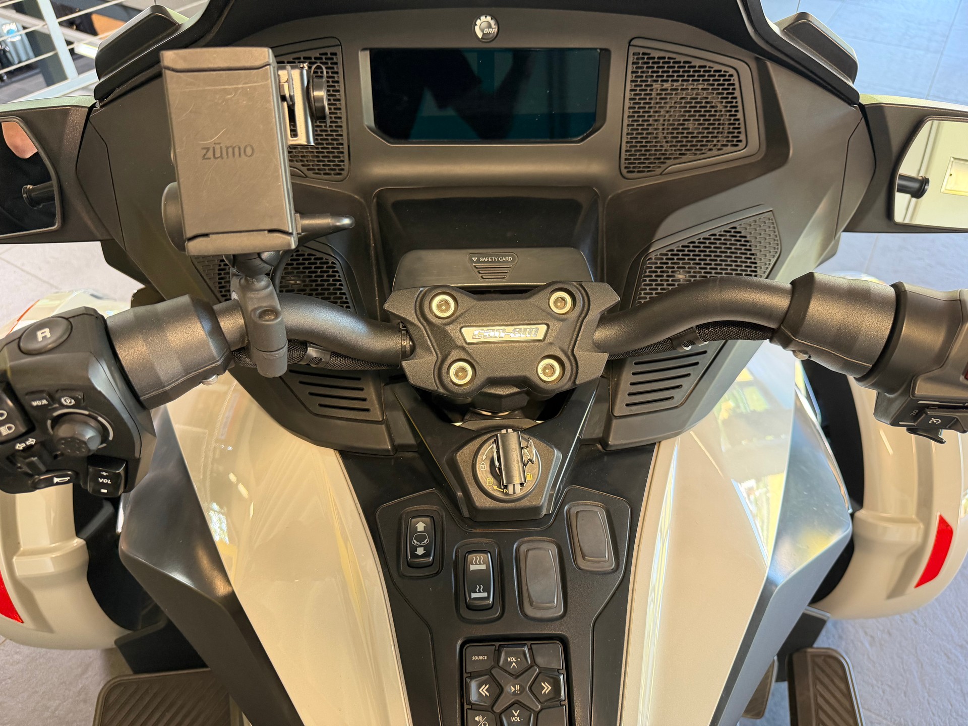 CAN-AM Spyder RT-STD SE6-image-7