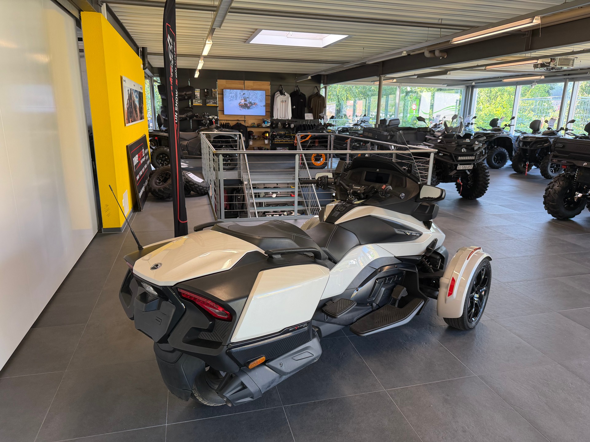 CAN-AM Spyder RT-STD SE6-image-13
