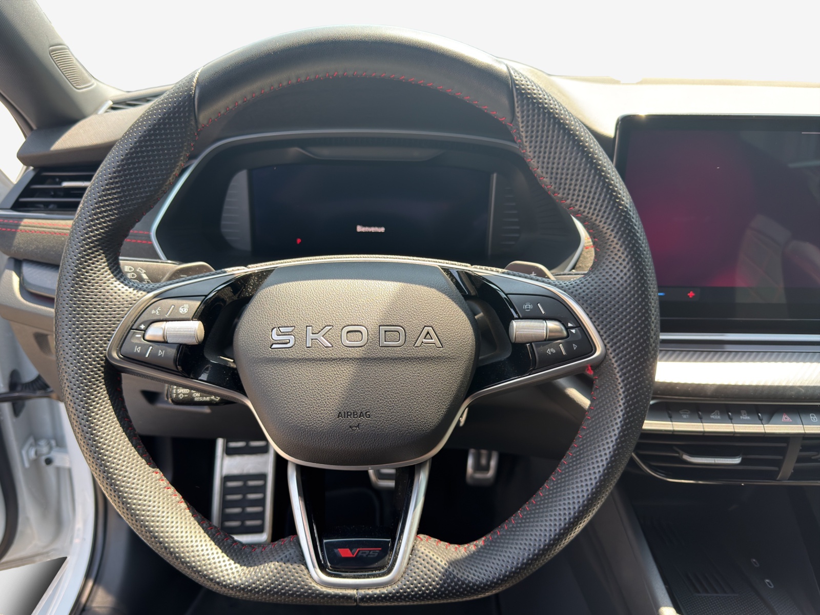 SKODA Octavia Combi 2.0 TSI DSG RS-image-9