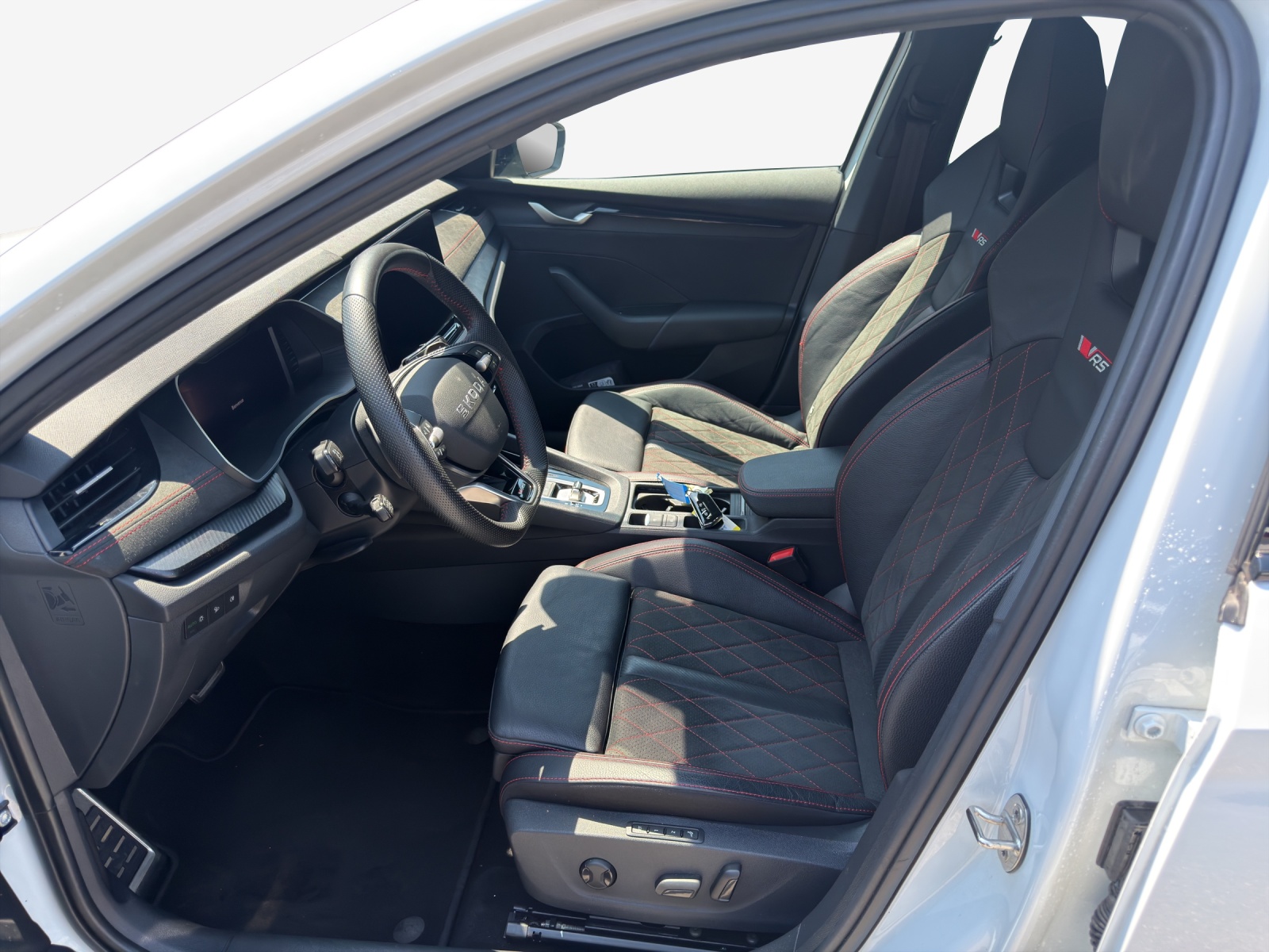 SKODA Octavia Combi 2.0 TSI DSG RS-image-7