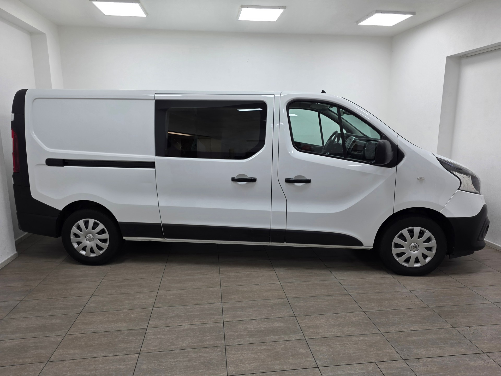RENAULT Trafic 2.0 Energy dCi 120 3.0t Access L2H1-image-2
