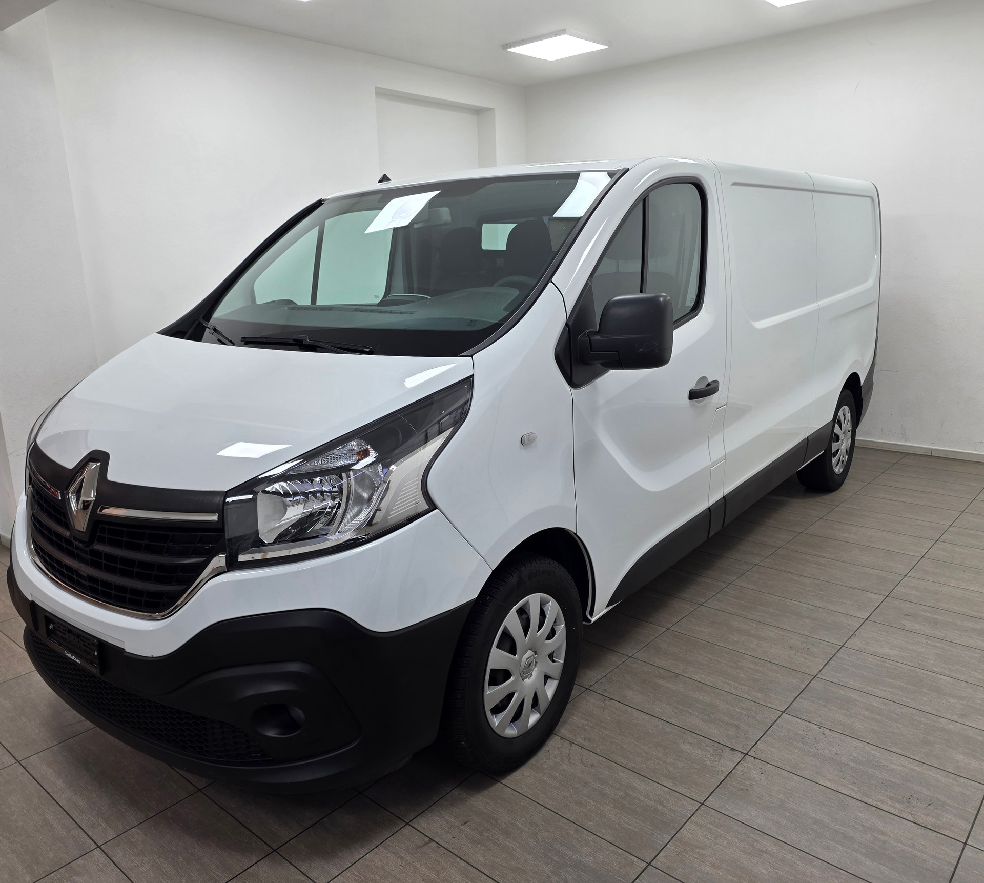 RENAULT Trafic 2.0 Energy dCi 120 3.0t Access L2H1-image-1