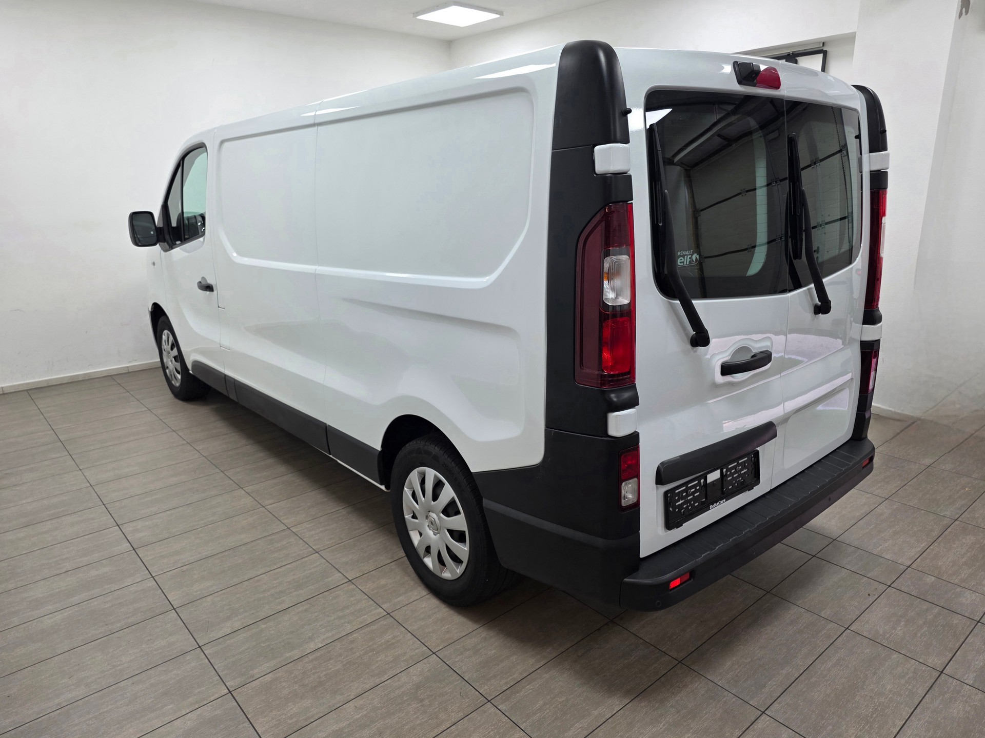 RENAULT Trafic 2.0 Energy dCi 120 3.0t Access L2H1-image-4