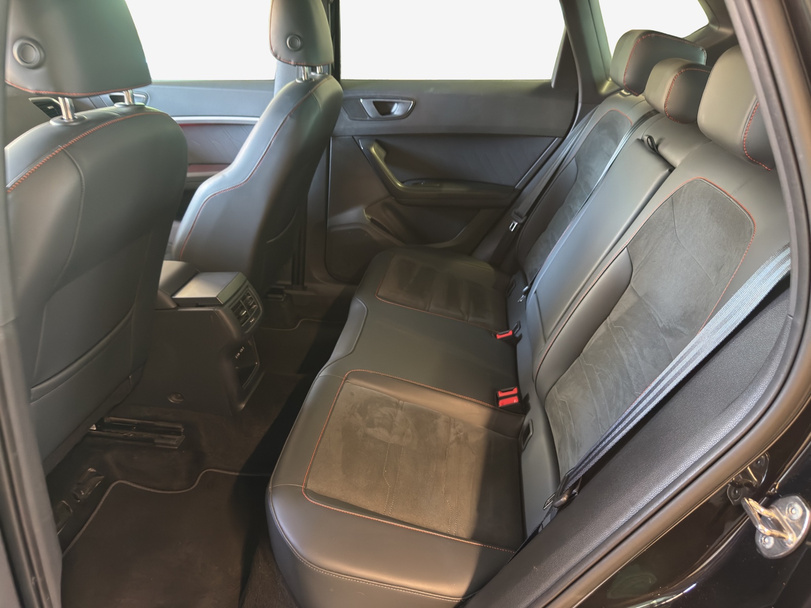 SEAT Ateca 2.0 TSI Hola FR 4Drive DSG-image-11