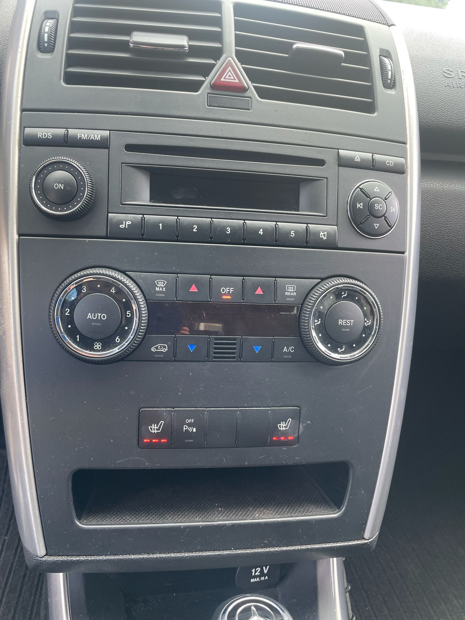 MERCEDES-BENZ A 200 Avantgarde Autotronic-image-9