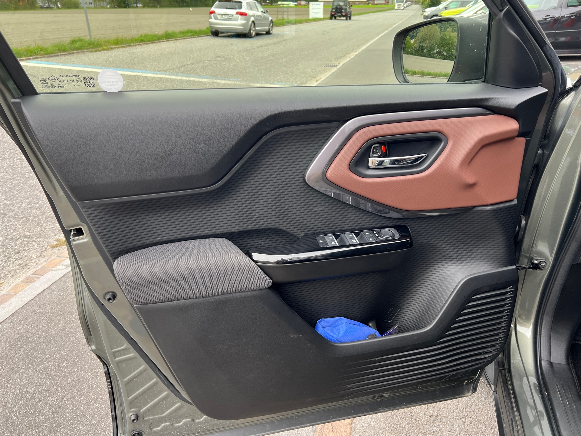 SUZUKI e Vitara Compact Top 4x4-image-9