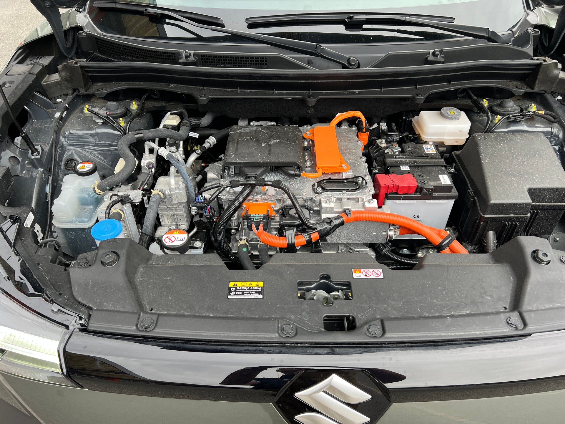 SUZUKI e Vitara Compact Top 4x4-image-10