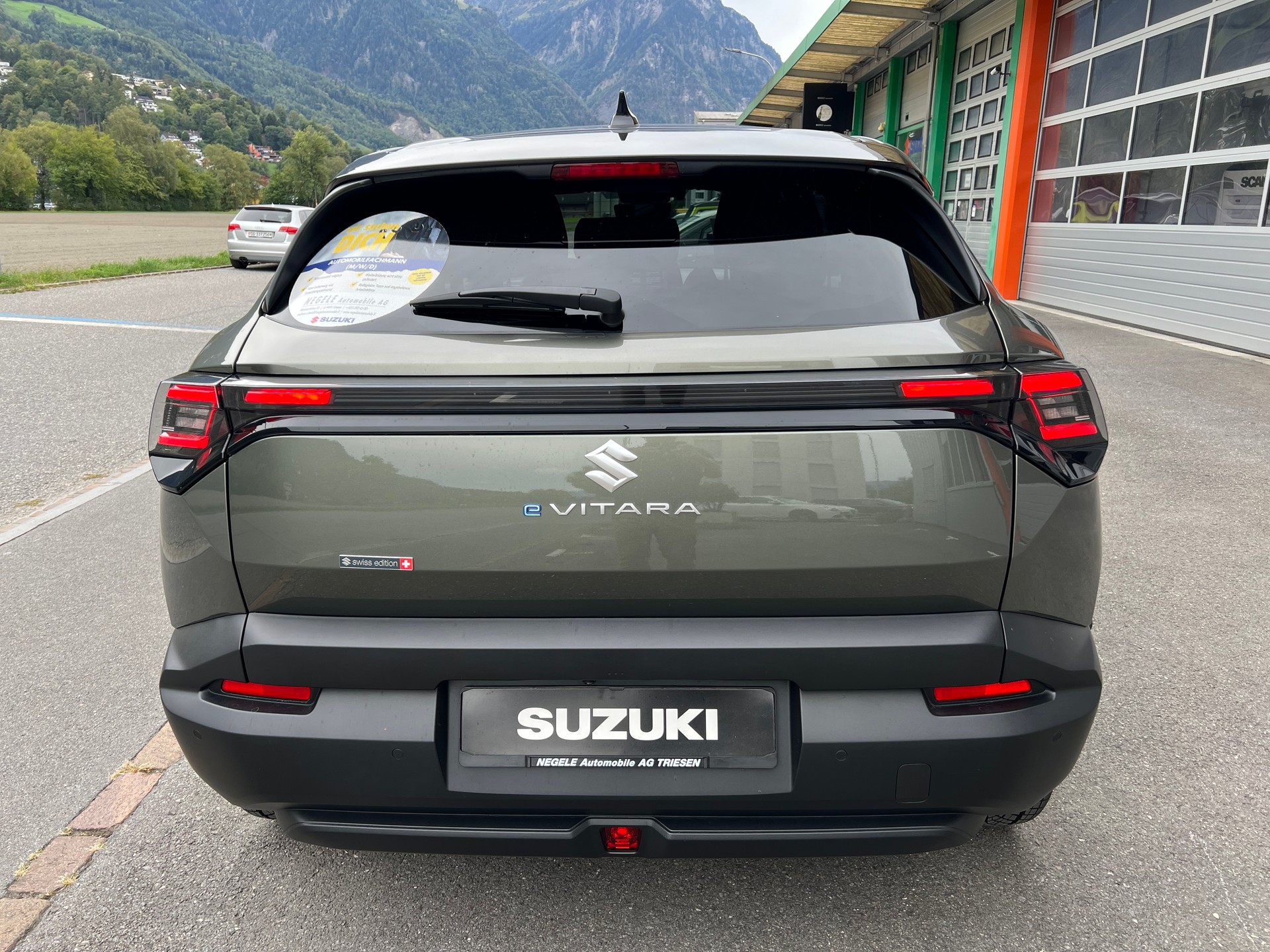 SUZUKI e Vitara Compact Top 4x4-image-3