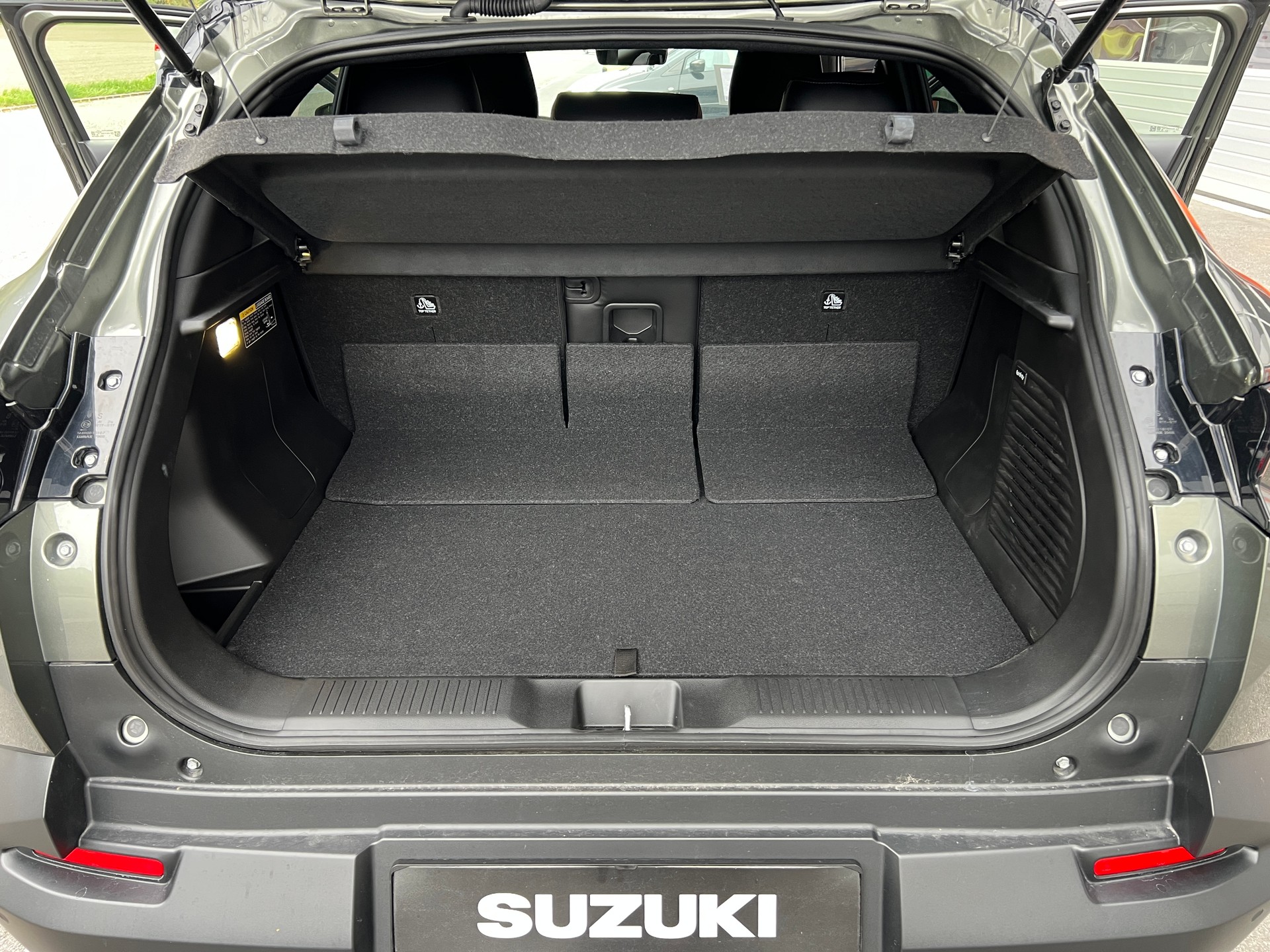 SUZUKI e Vitara Compact Top 4x4-image-7