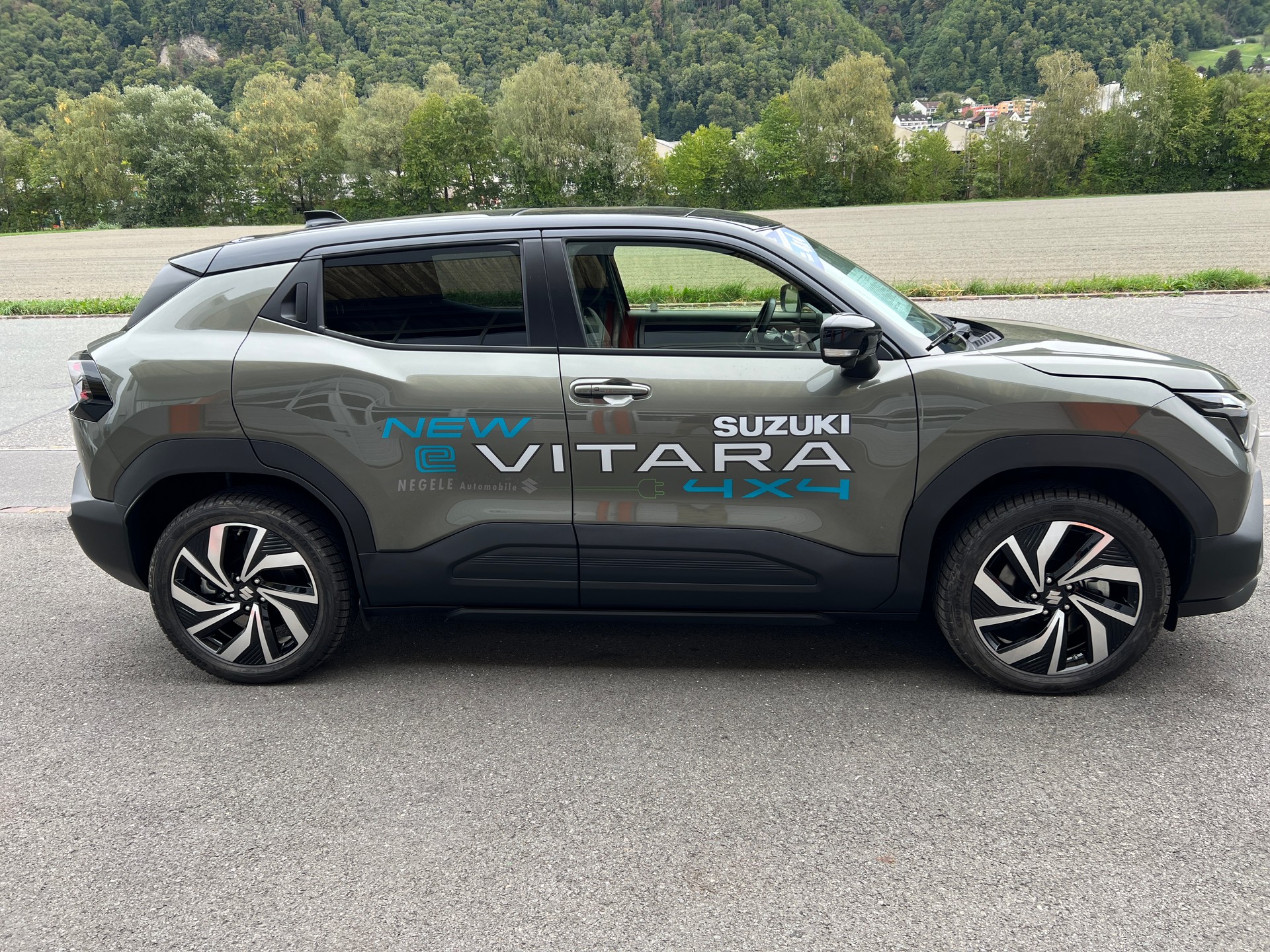 SUZUKI e Vitara Compact Top 4x4-image-12