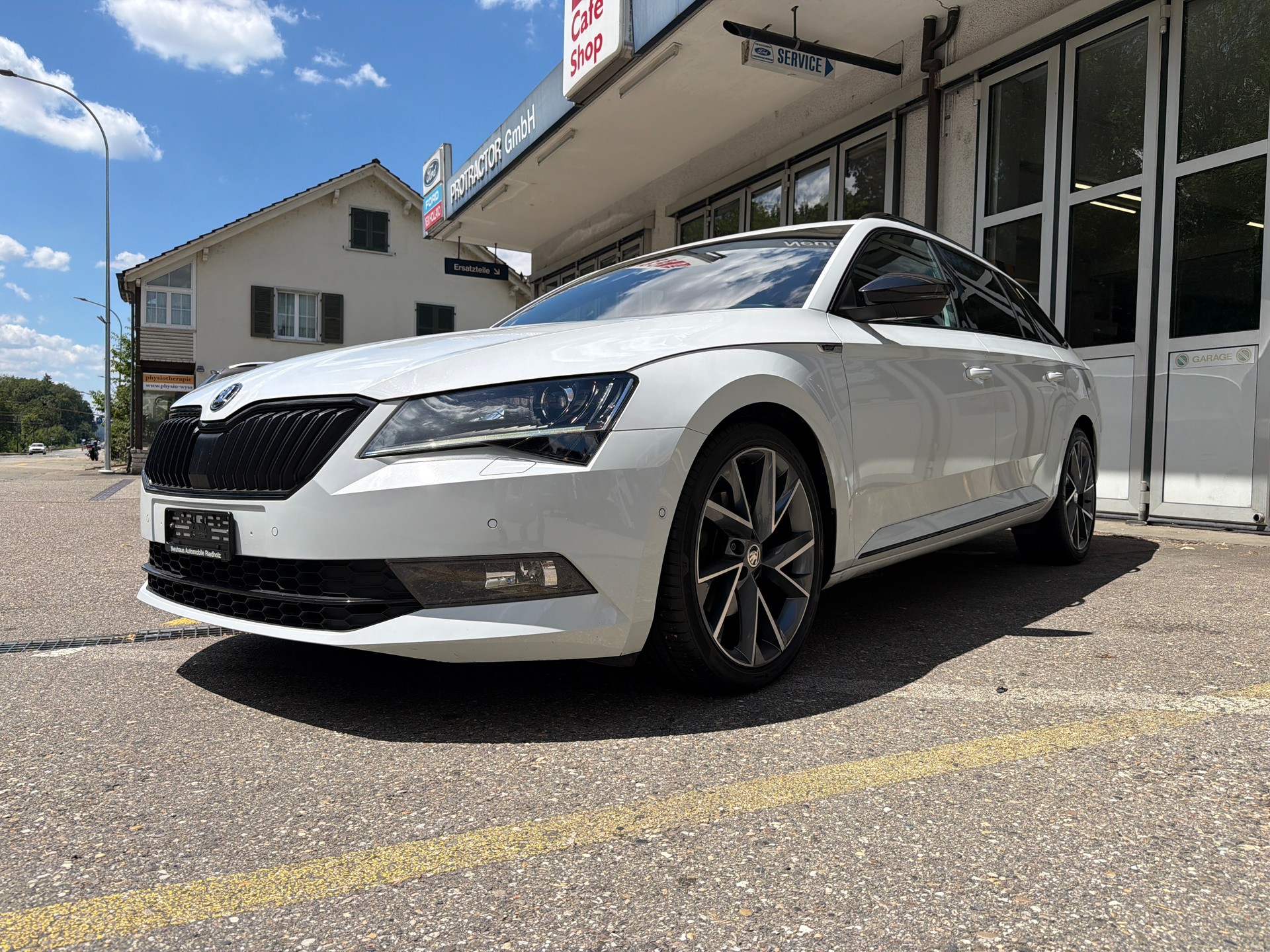 SKODA Superb Combi 2.0 TDi SportLine+ 4x4 DSG-showroom-element-1