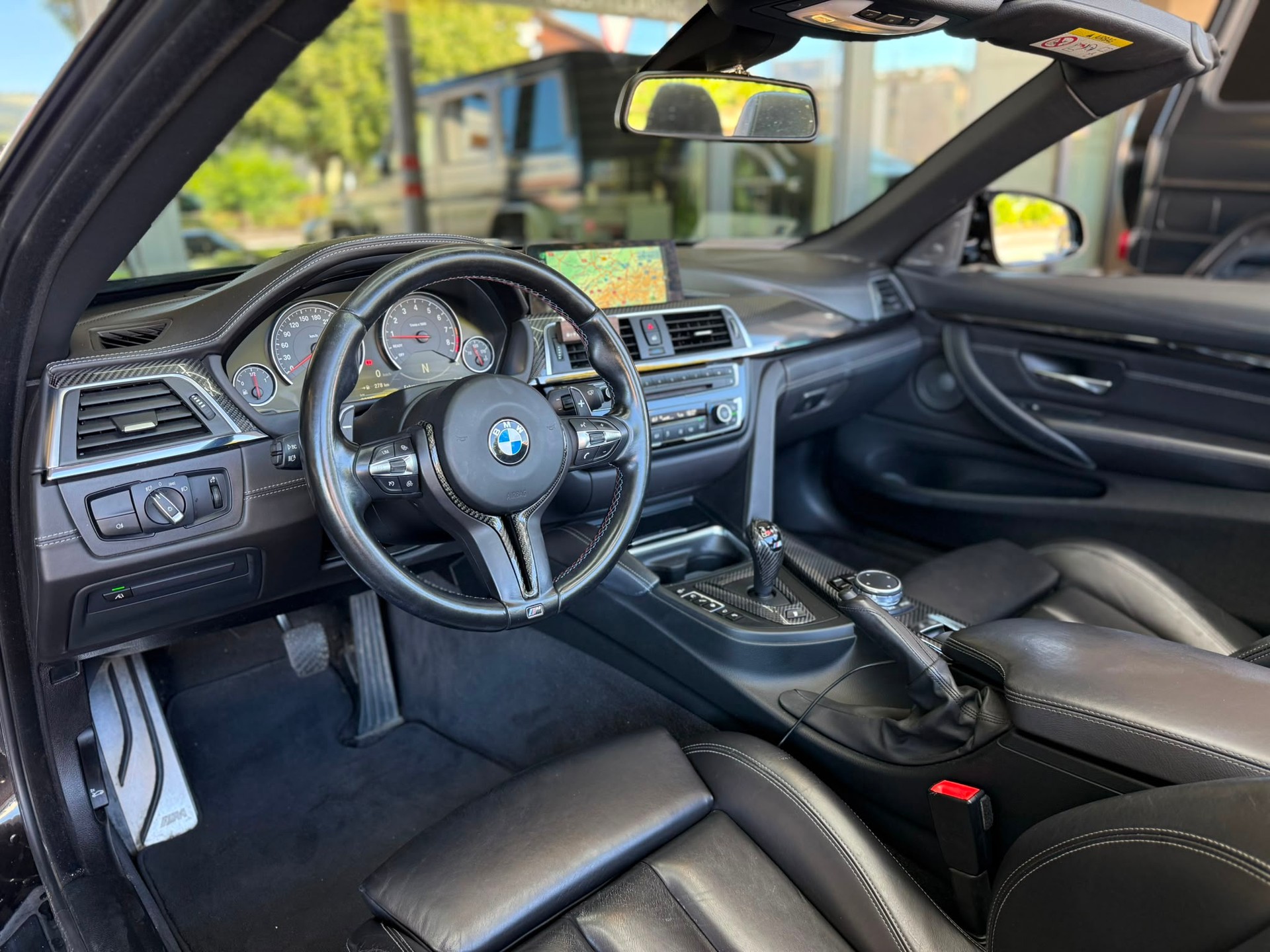BMW M4 Cabriolet Competition *Citrenschwarz met* *Harman/Kardon* *Surround View*DKG-image-10