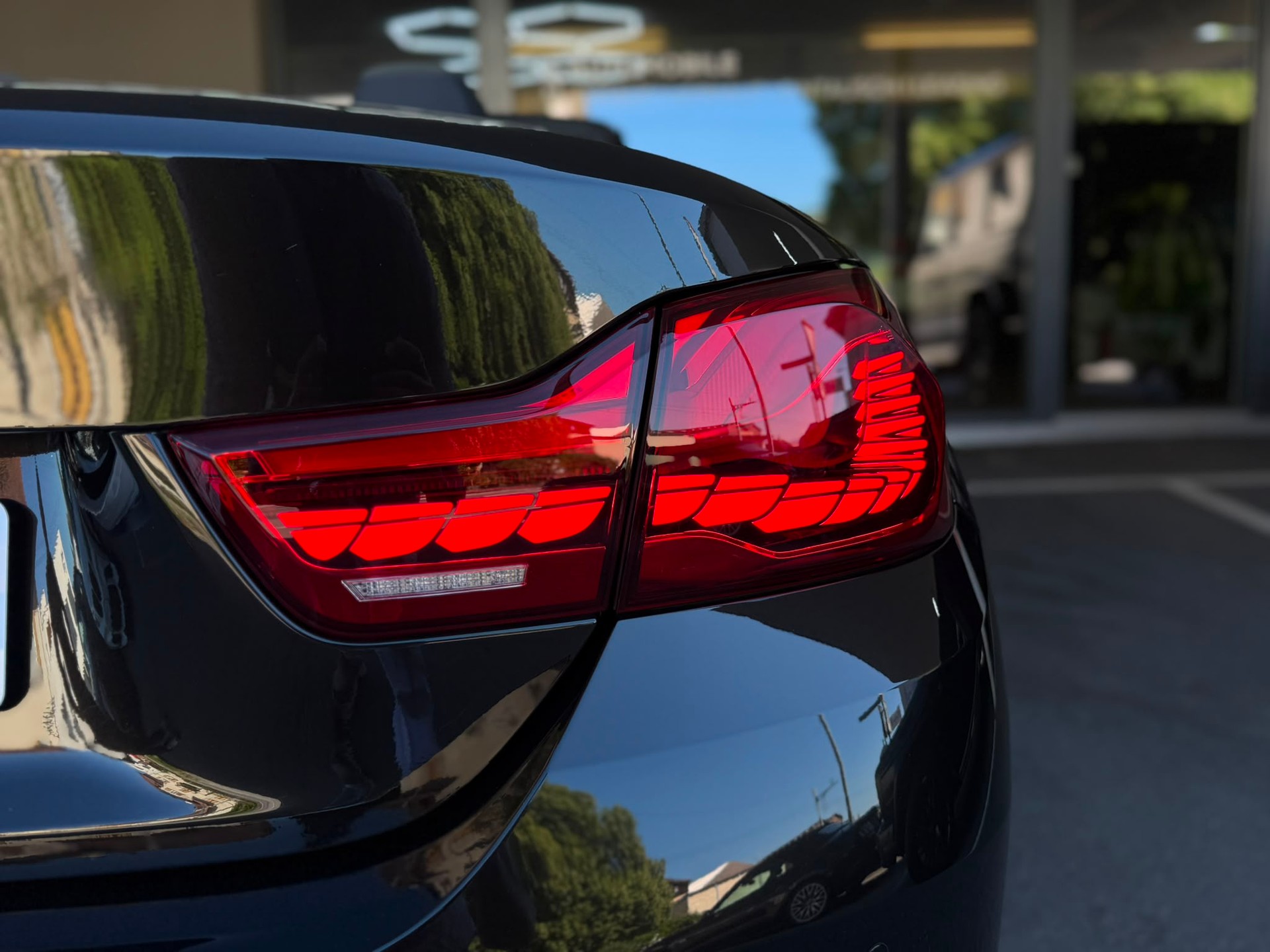 BMW M4 Cabriolet Competition *Citrenschwarz met* *Harman/Kardon* *Surround View*DKG-image-9