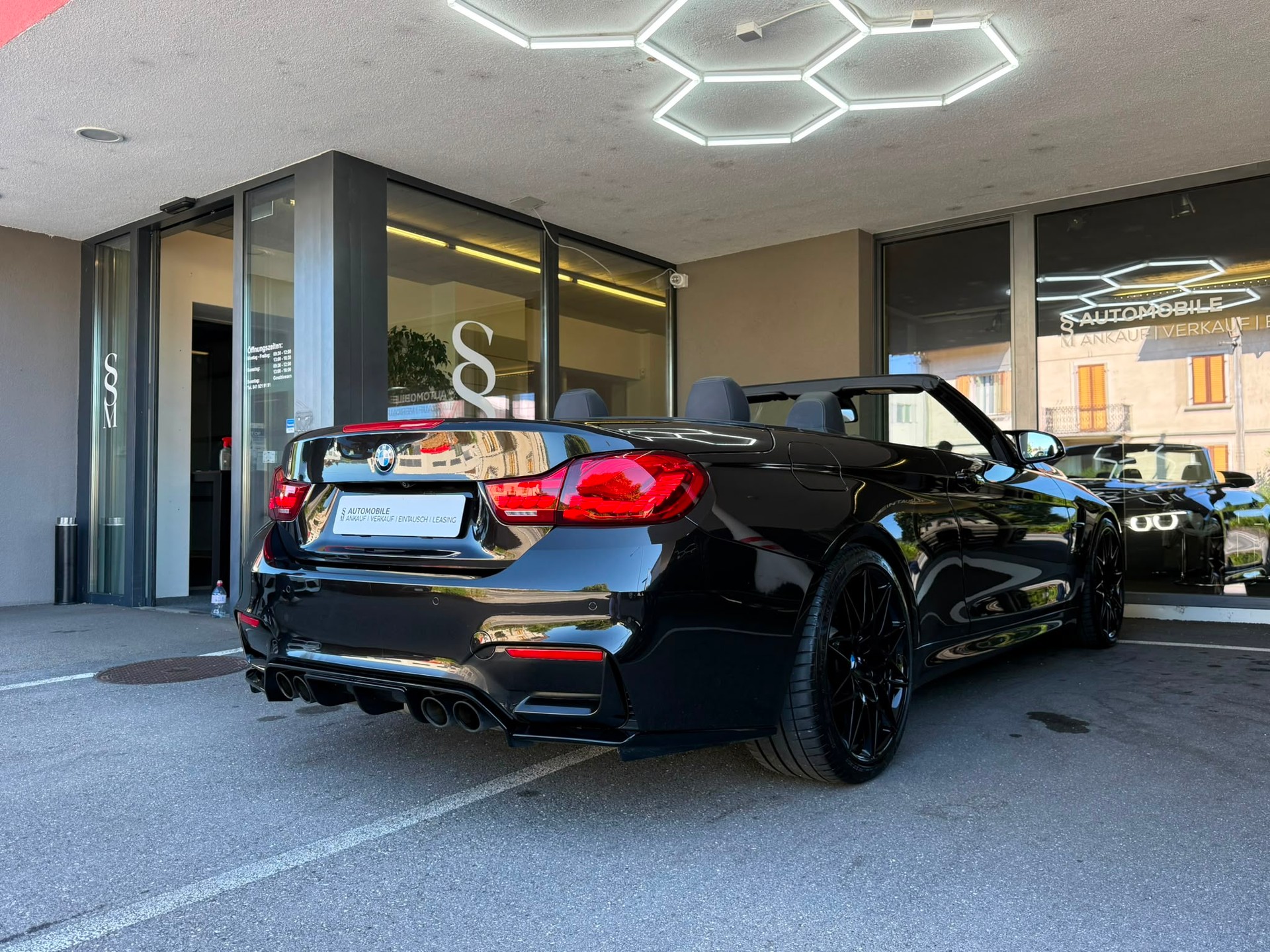 BMW M4 Cabriolet Competition *Citrenschwarz met* *Harman/Kardon* *Surround View*DKG-image-8
