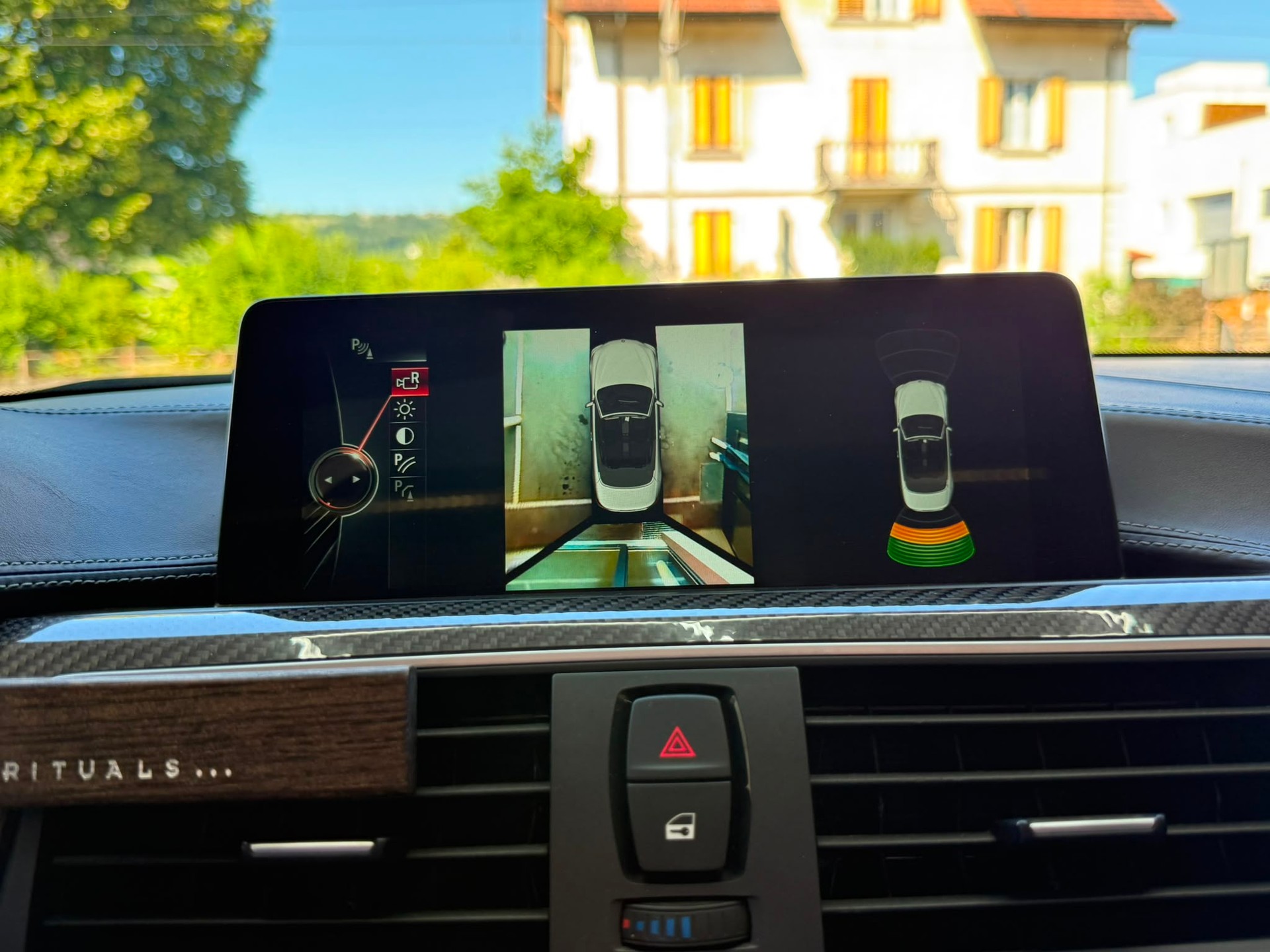 BMW M4 Cabriolet Competition *Citrenschwarz met* *Harman/Kardon* *Surround View*DKG-image-18
