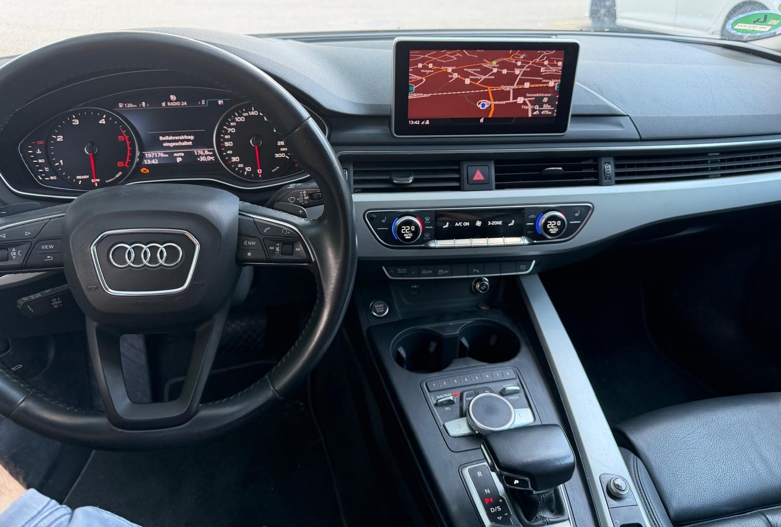 AUDI A4 Avant 40 TDI S-tronic-image-10
