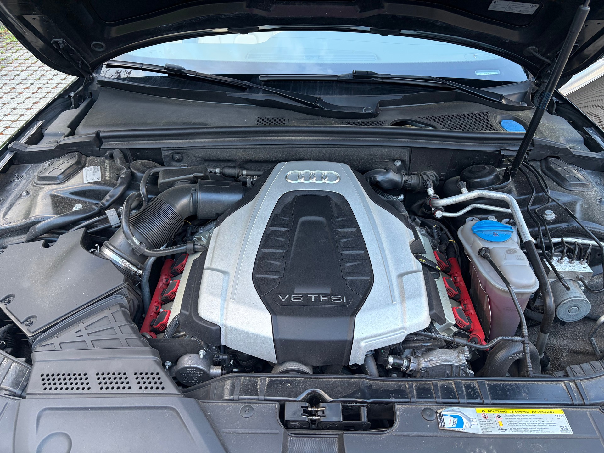 AUDI 3.0 V6 TFSI quattro S-Tronic-image-4