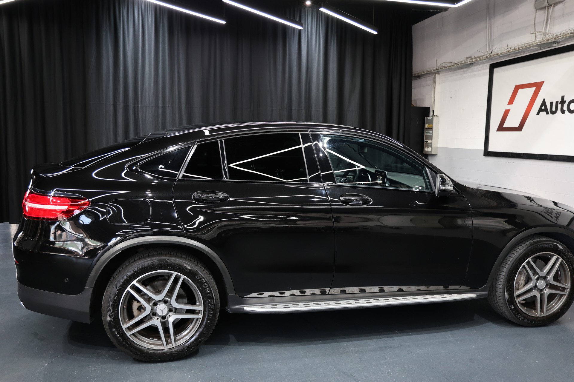 MERCEDES-BENZ GLC Coupé 250 d AMG Line 4Matic 9G-Tronic-image-12