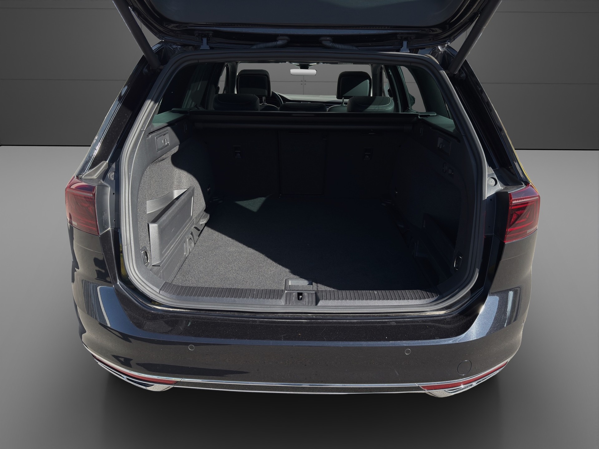 VW Passat 2.0 TDI BMT R-Line Edition 4Motion DSG-image-3