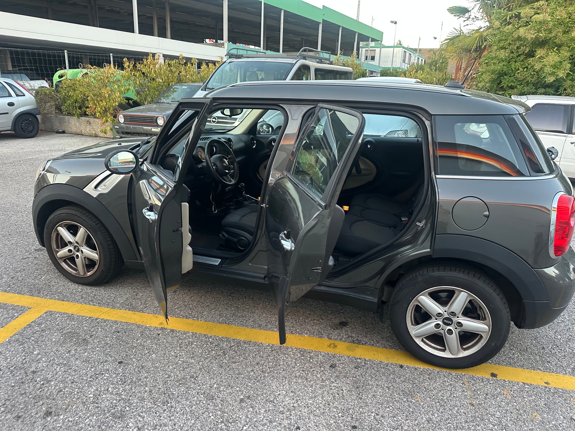 MINI Countryman Cooper ALL4 Steptronic-image-2