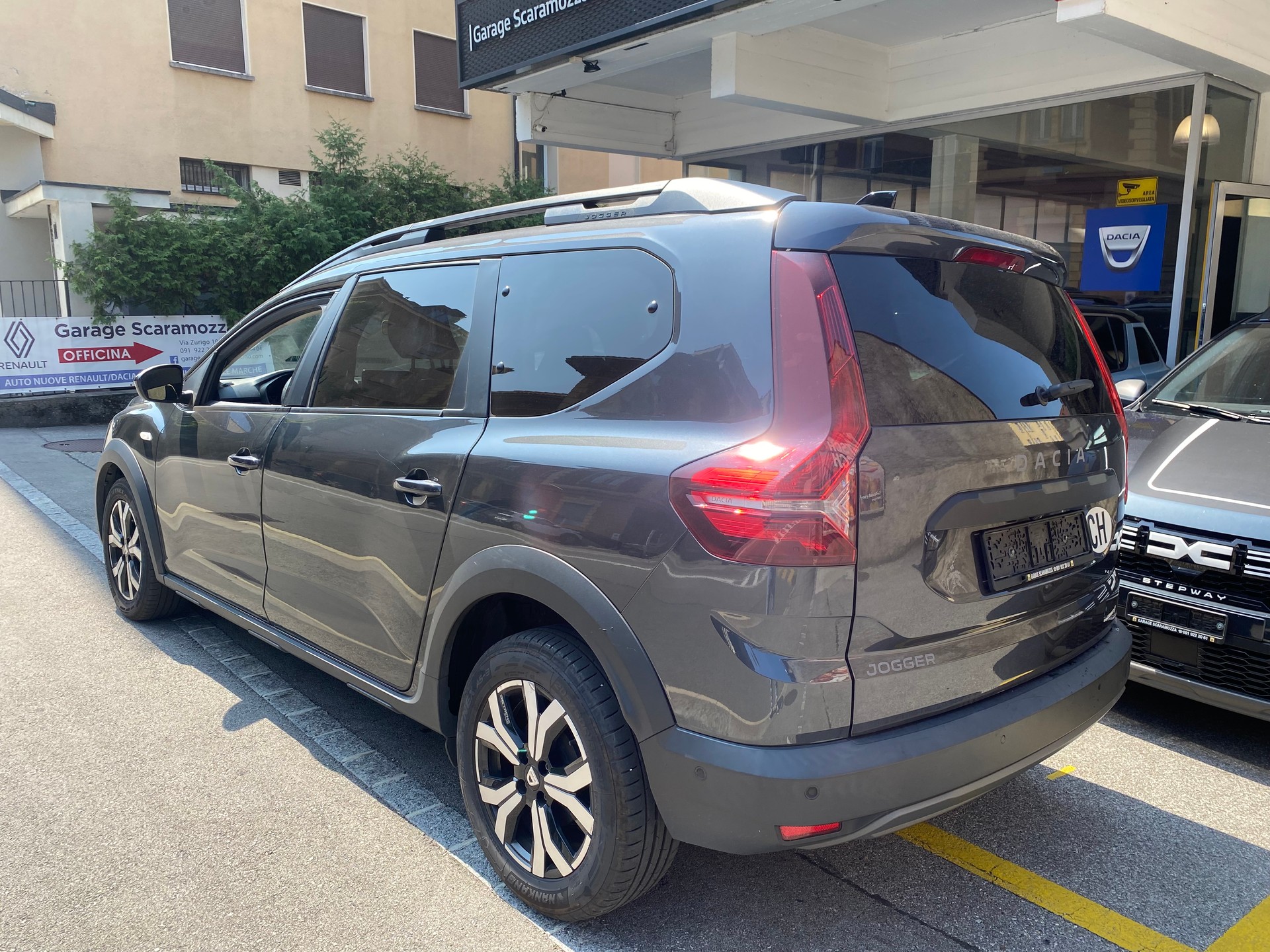 DACIA Jogger TCe 110 Extreme-image-2