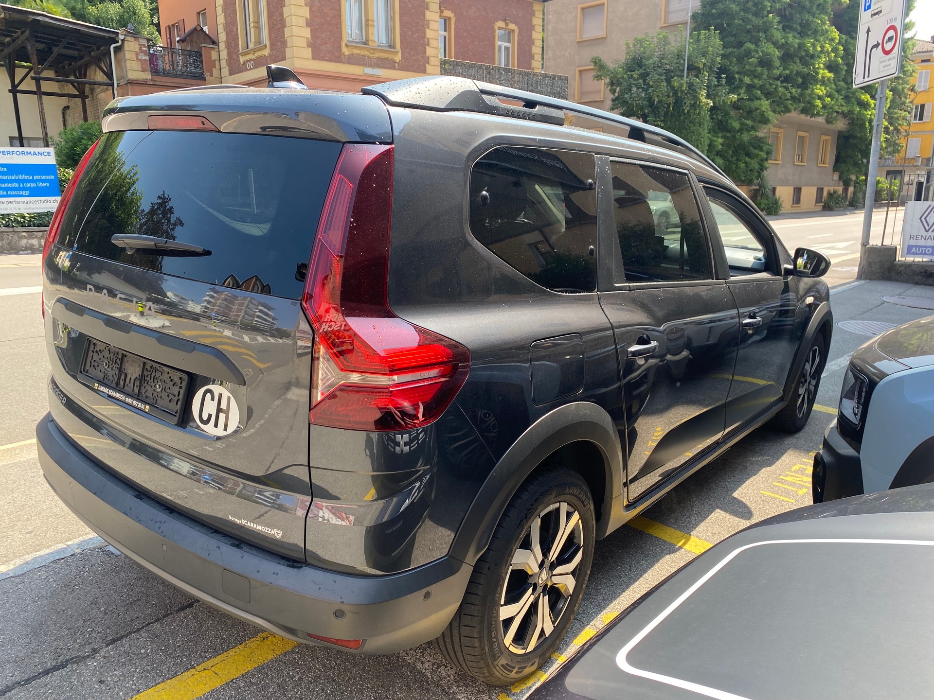 DACIA Jogger TCe 110 Extreme-image-4