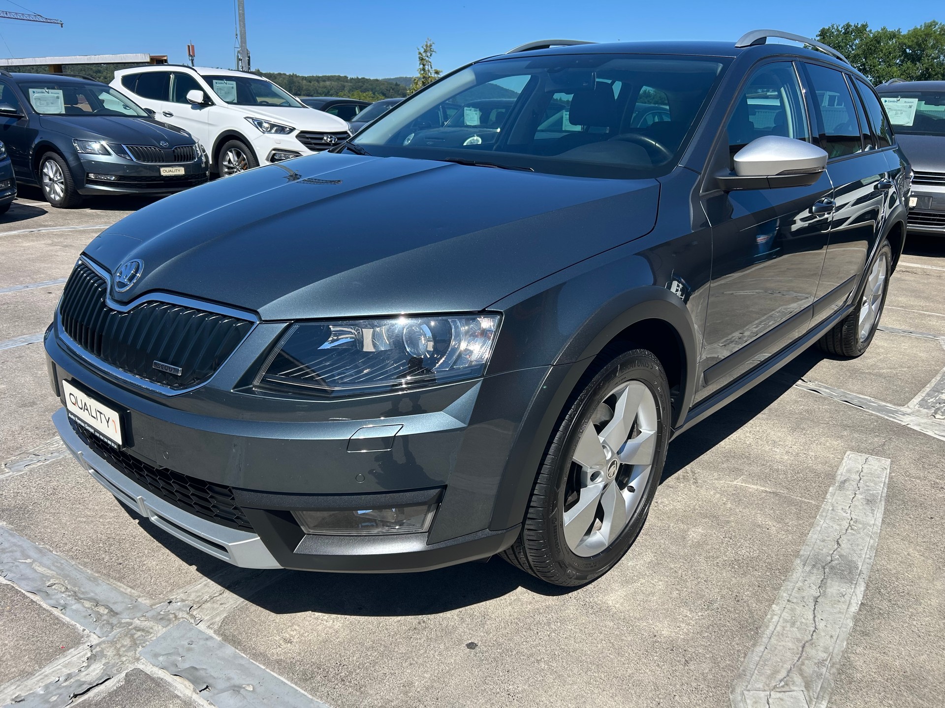 SKODA Octavia Combi 2.0 TDI Scout 4x4 DSG-image-0