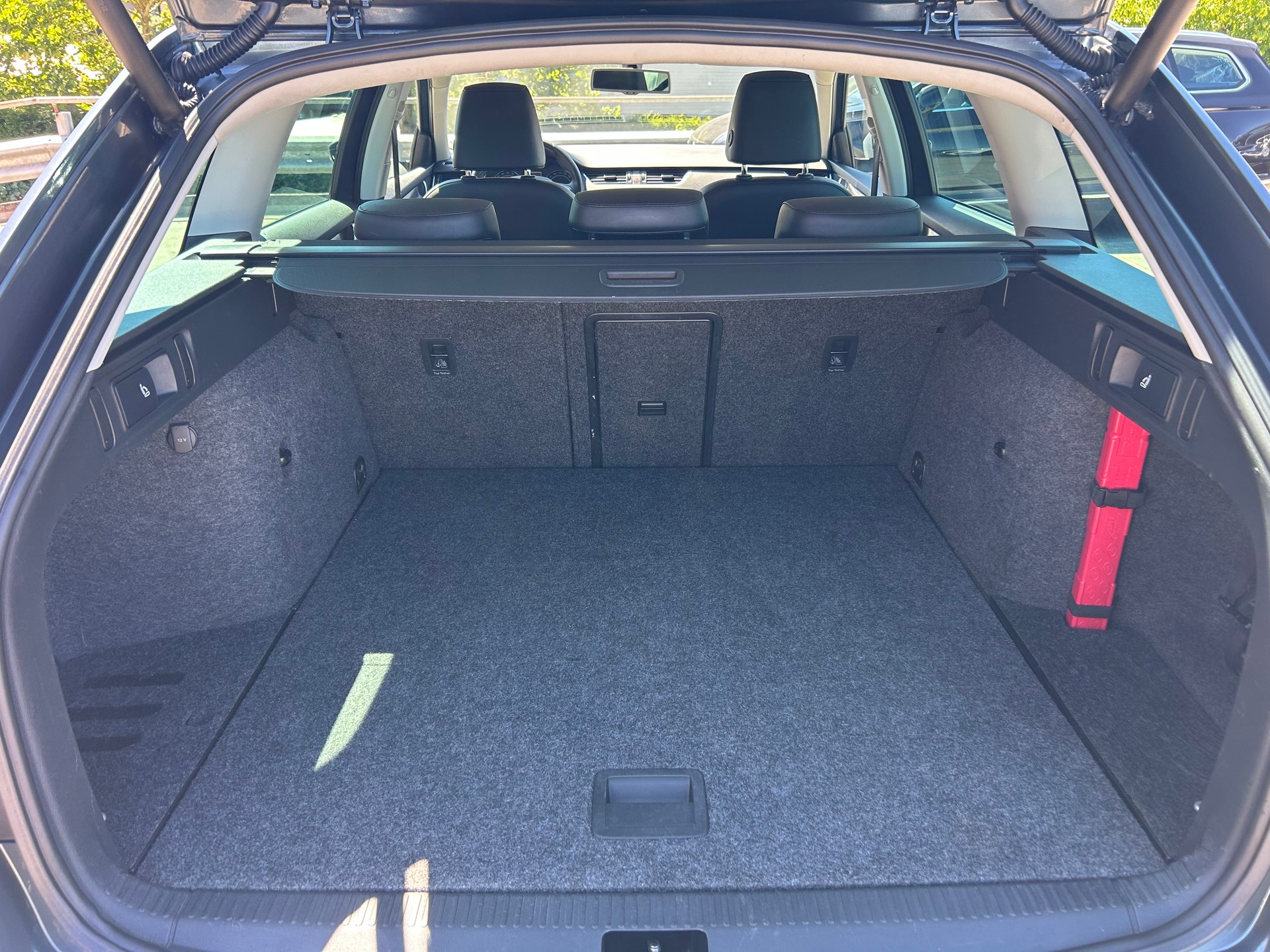 SKODA Octavia Combi 2.0 TDI Scout 4x4 DSG-image-9