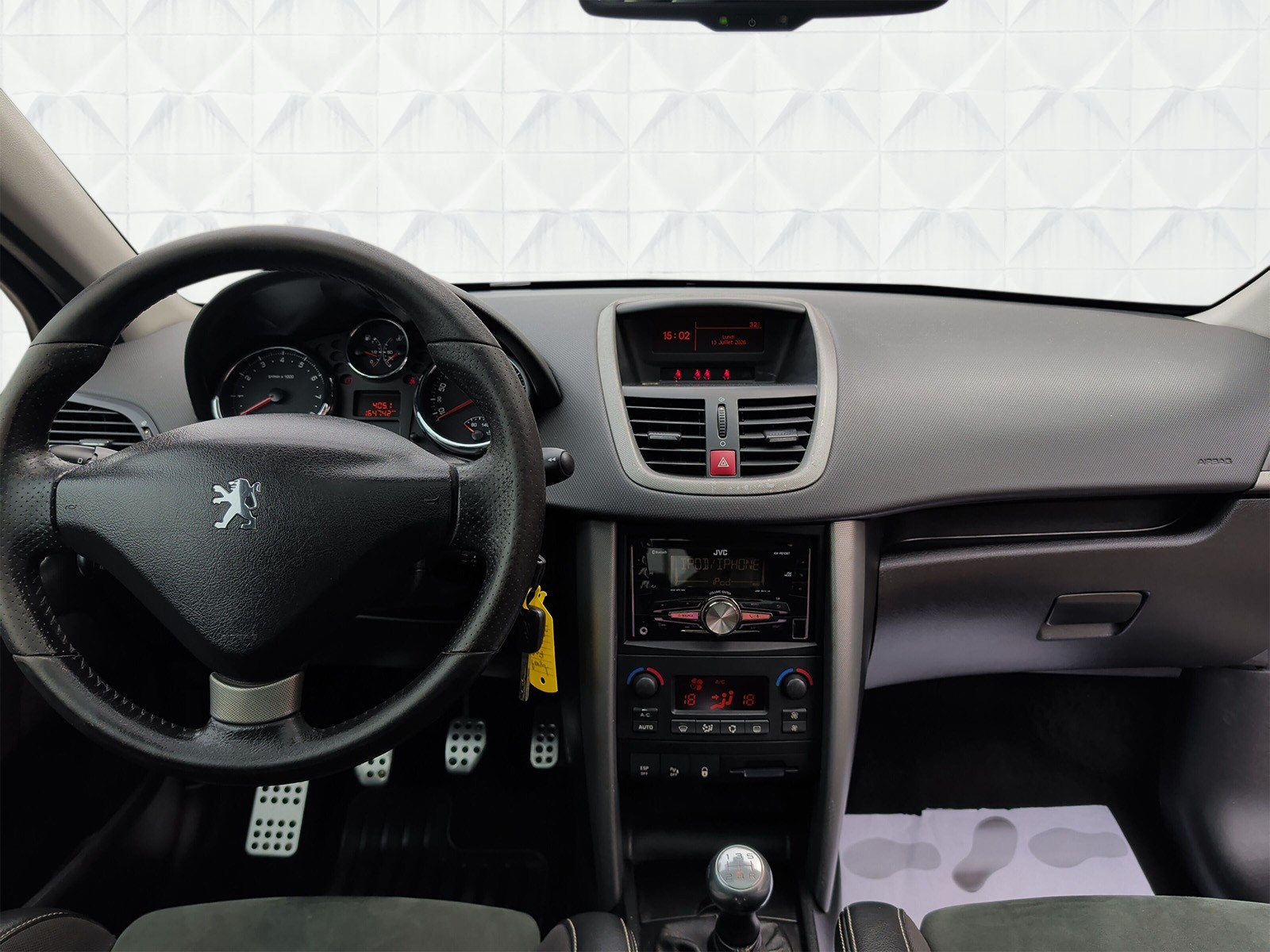 PEUGEOT 207 1.6 16V Turbo GTi-image-8