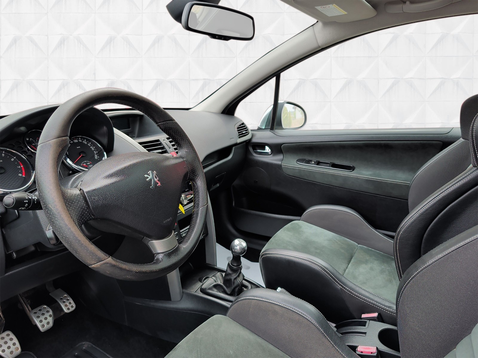 PEUGEOT 207 1.6 16V Turbo GTi-image-7