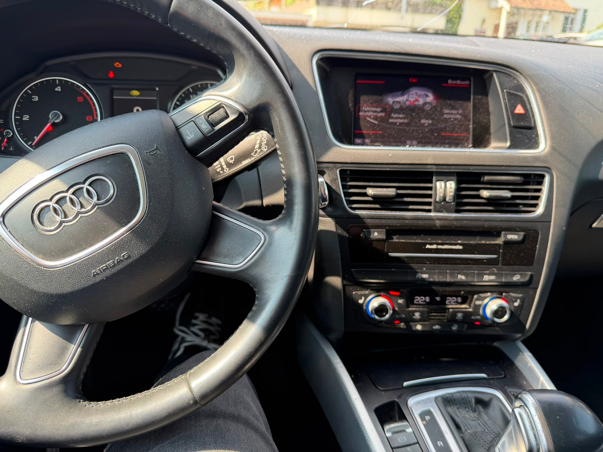 AUDI Q5 2.0 TDI quattro S-tronic-image-6