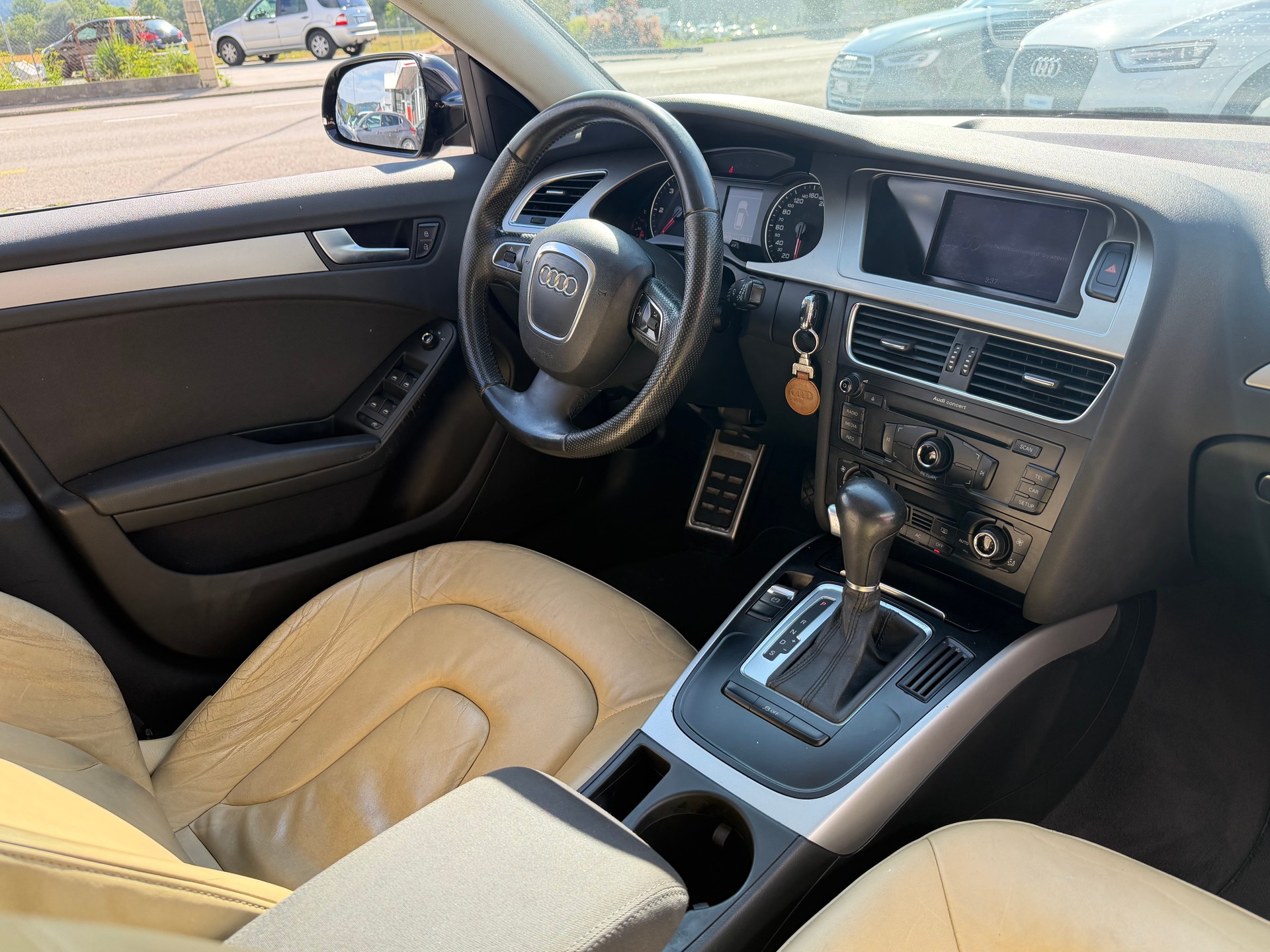 AUDI A4 Avant 2.0 TDI multitronic-image-9